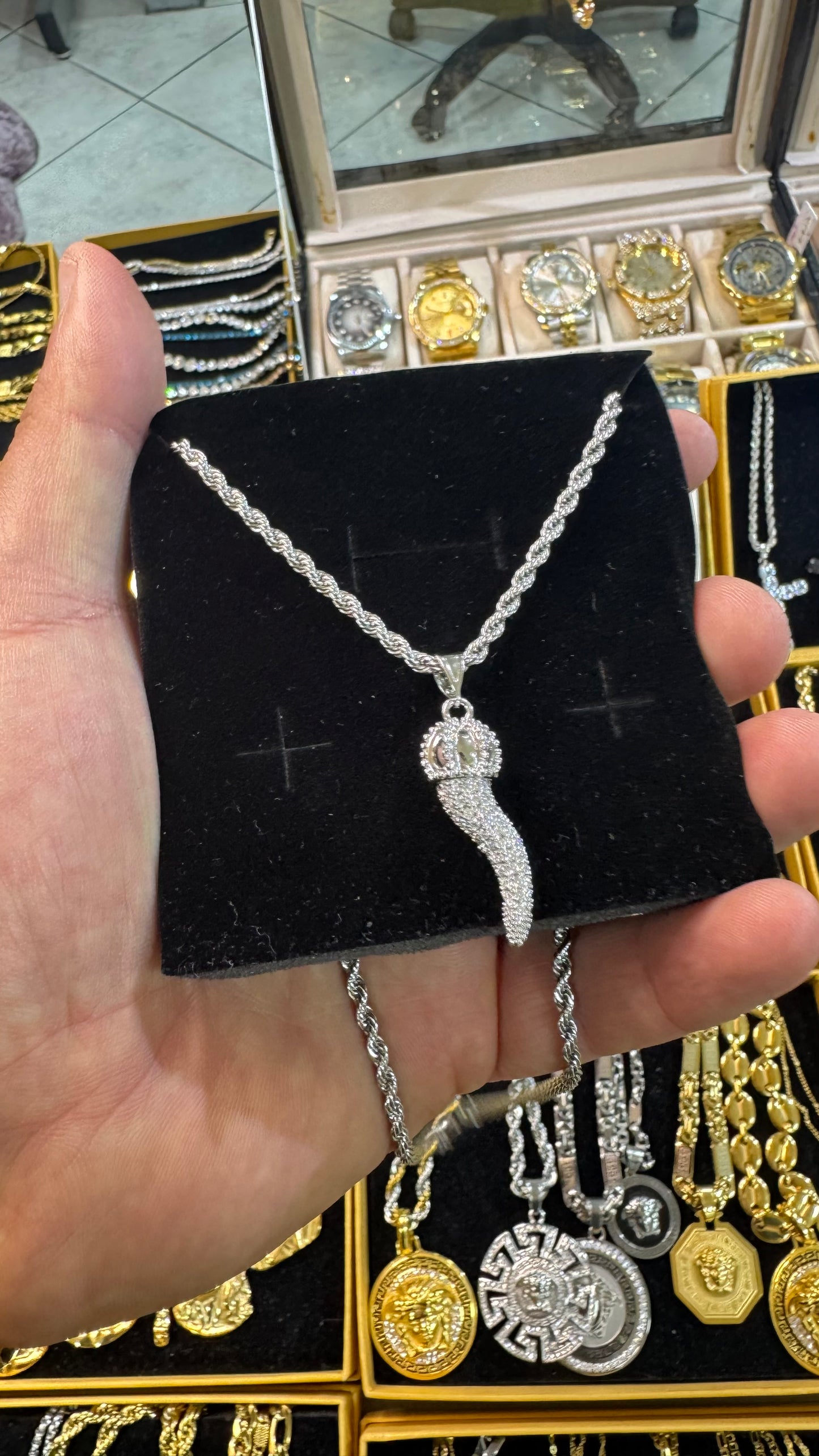 Collanina con ciondolo *21