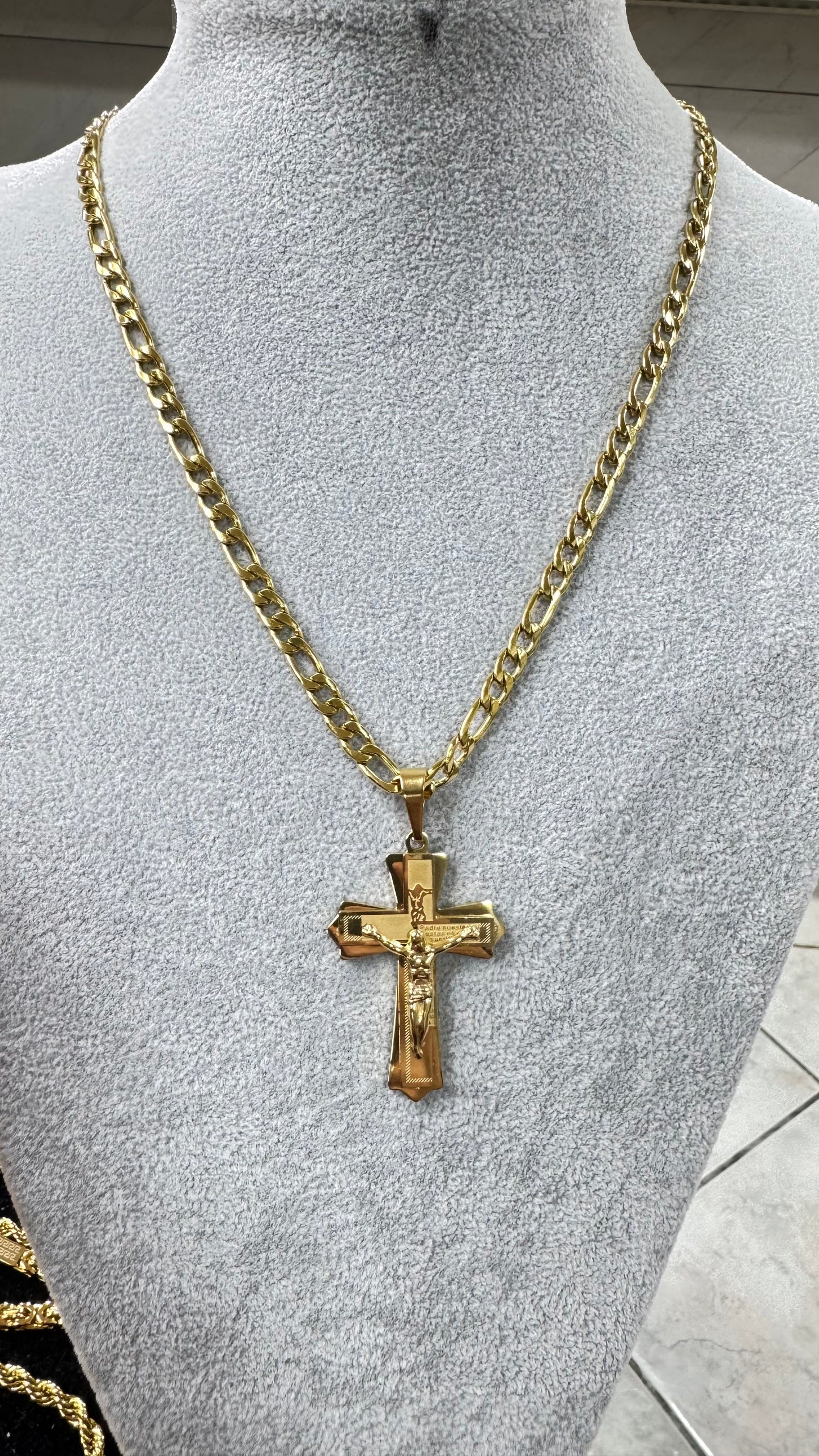 Collana con croce acciaio oro *703