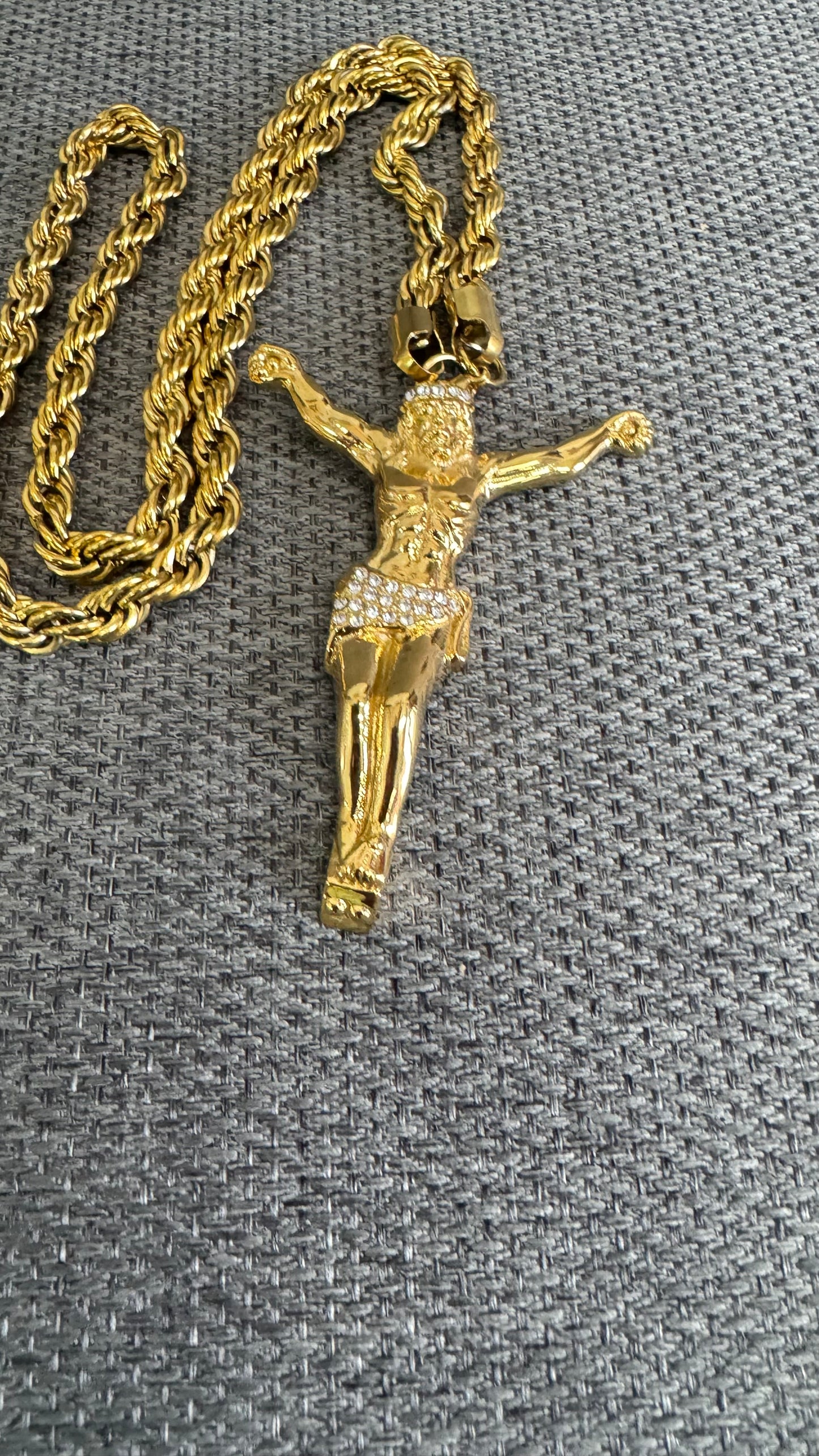 Collana lunga con Gesù grande acciaio oro *335