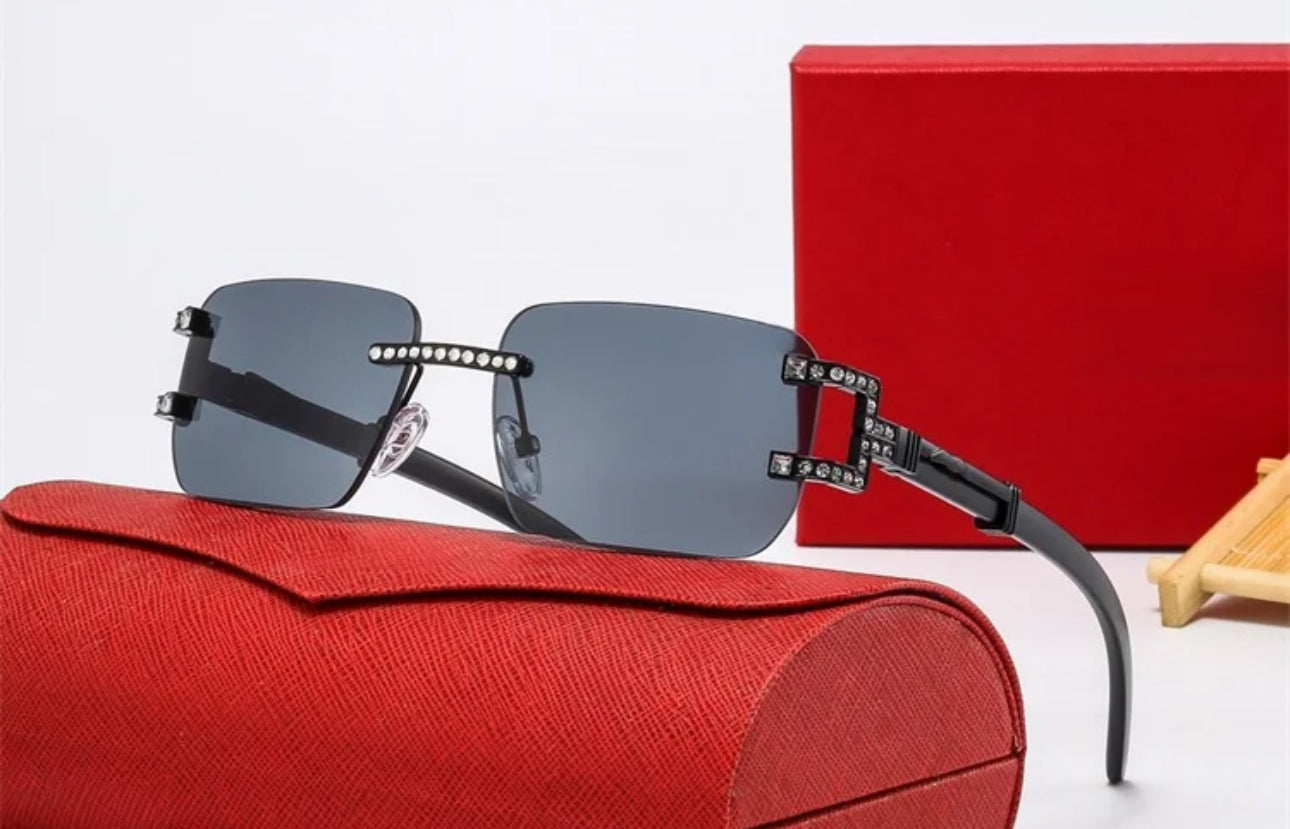 Occhiali con astuccio *04