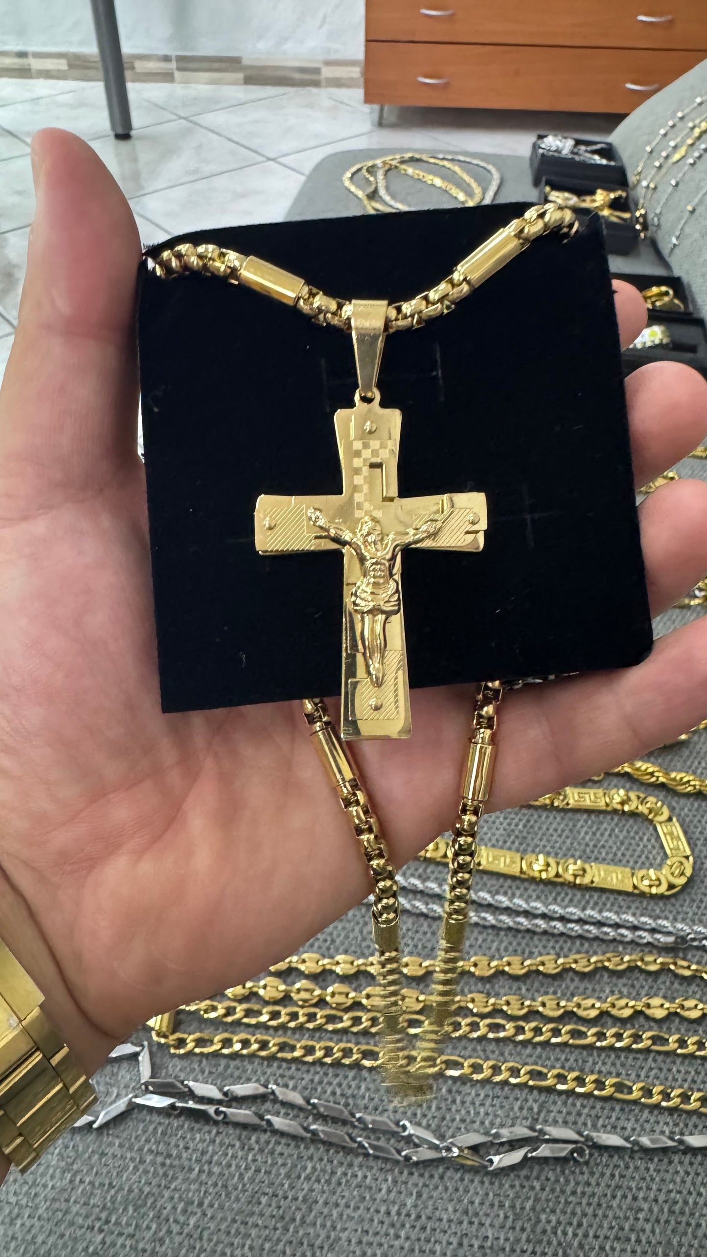 Collana con croce acciaio oro*65