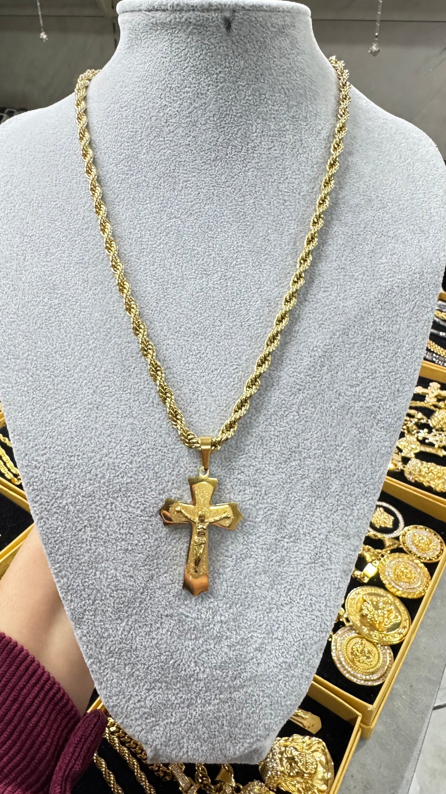 Collana corda con croce satinata *707