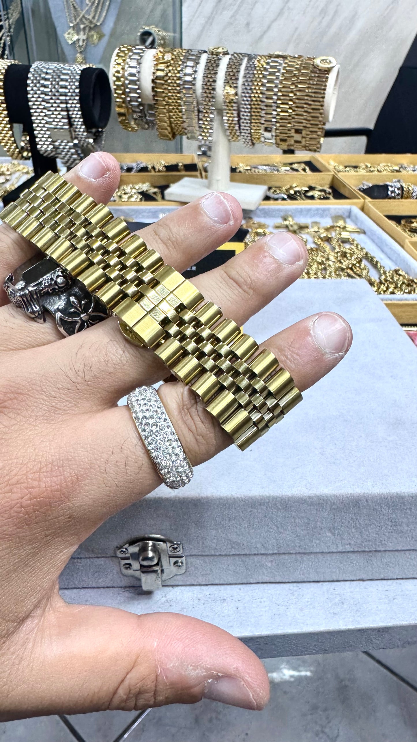 Bracciale modello giubileo acciaio oro *61