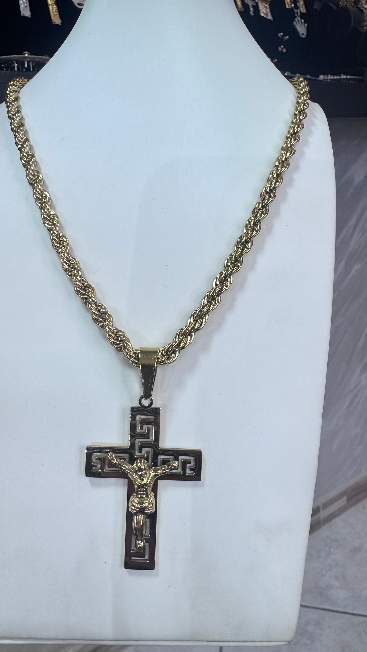 Collana funetta con croce lavorata *2359