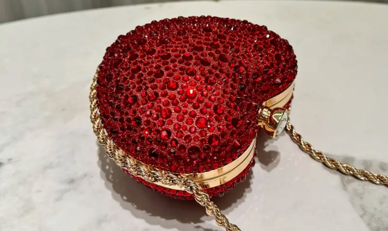 Pochette a forma di cuore chic *01
