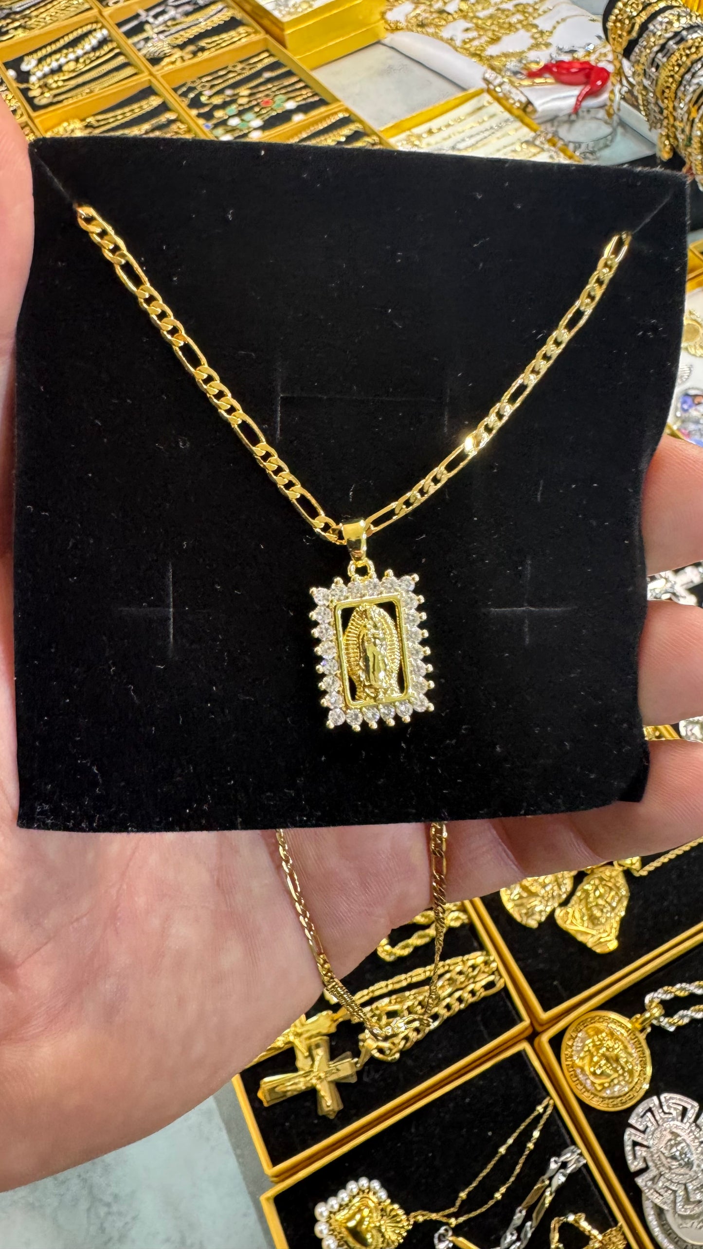 Collanina con ciondolo *23