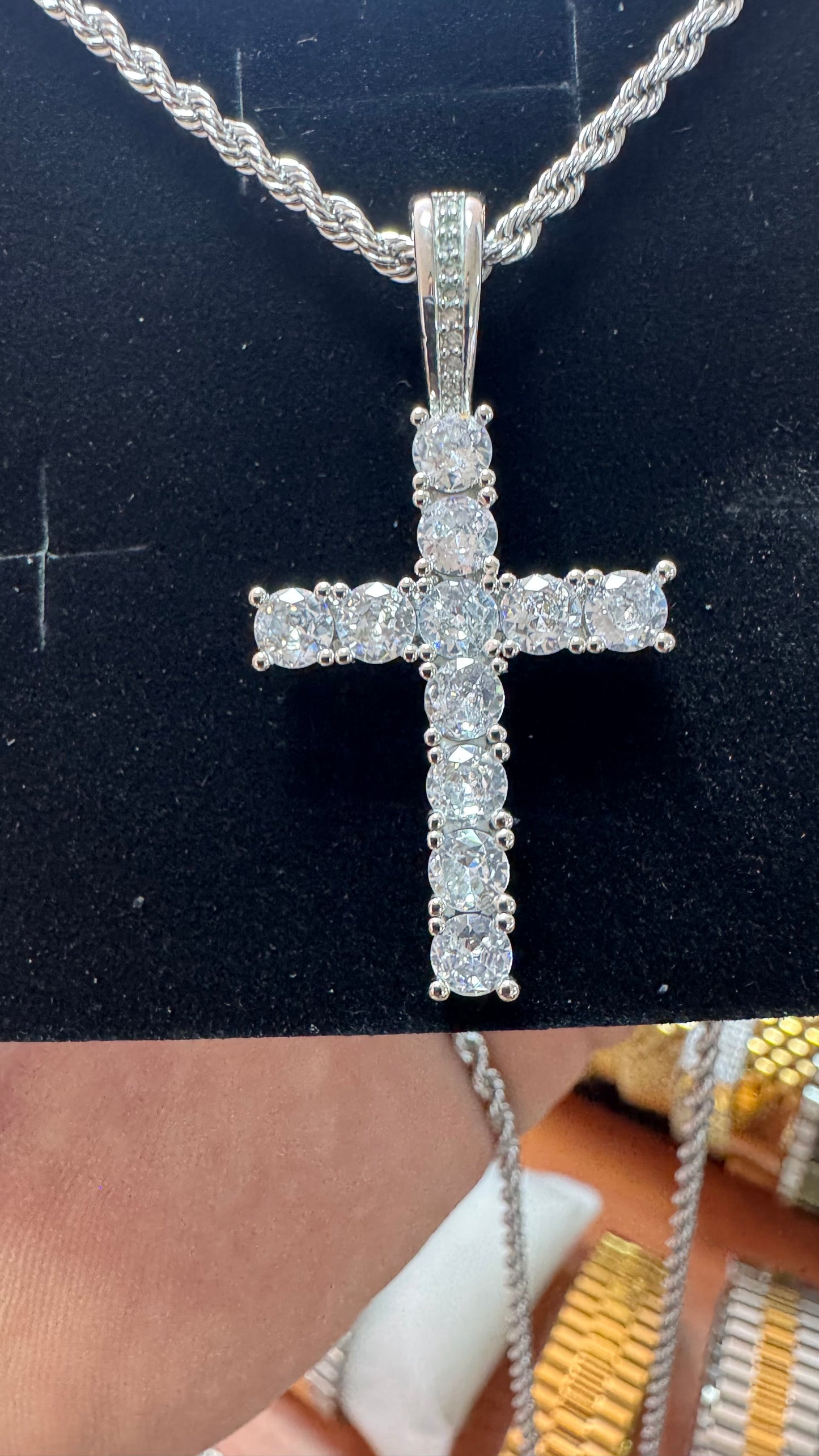 Collanina con ciondolo *32