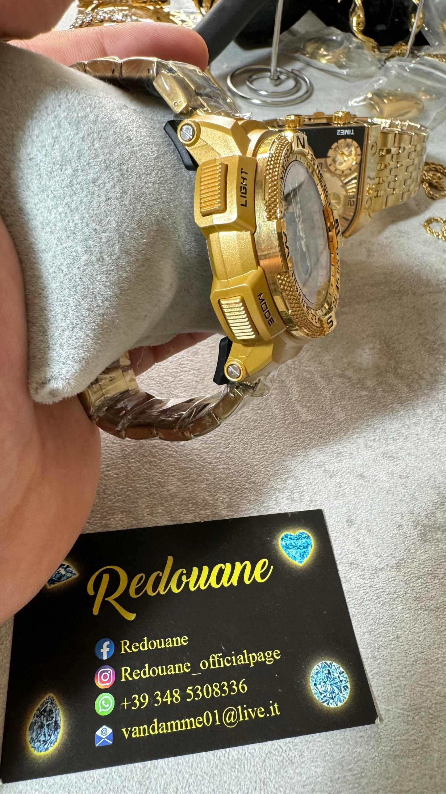 Orologio colore oro *03