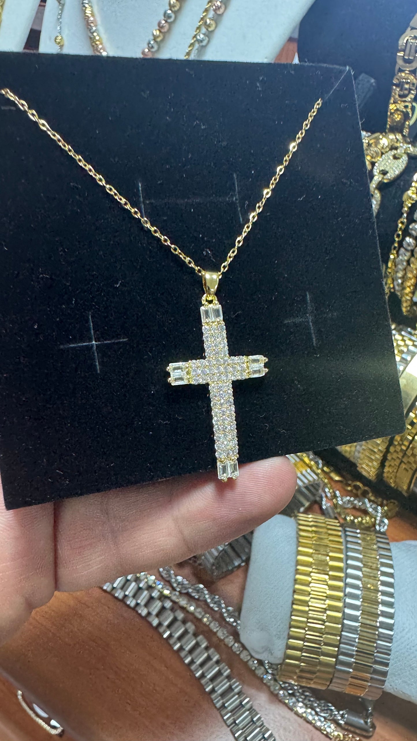 Collanina con ciondolo *36