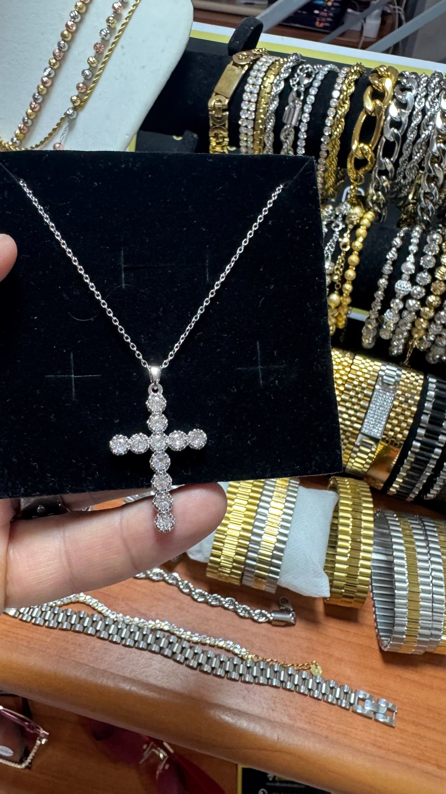 Collanina con ciondolo *12