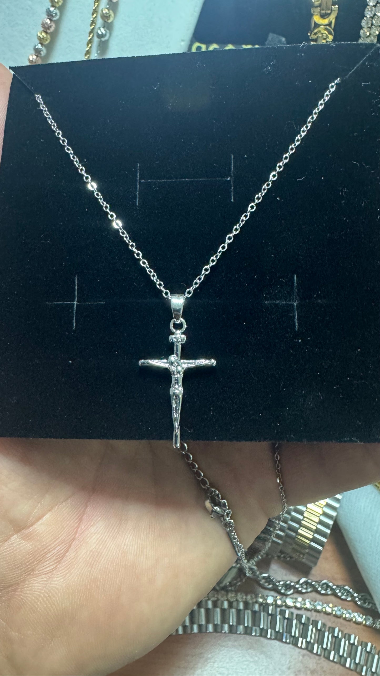 Collanina con ciondolo *33