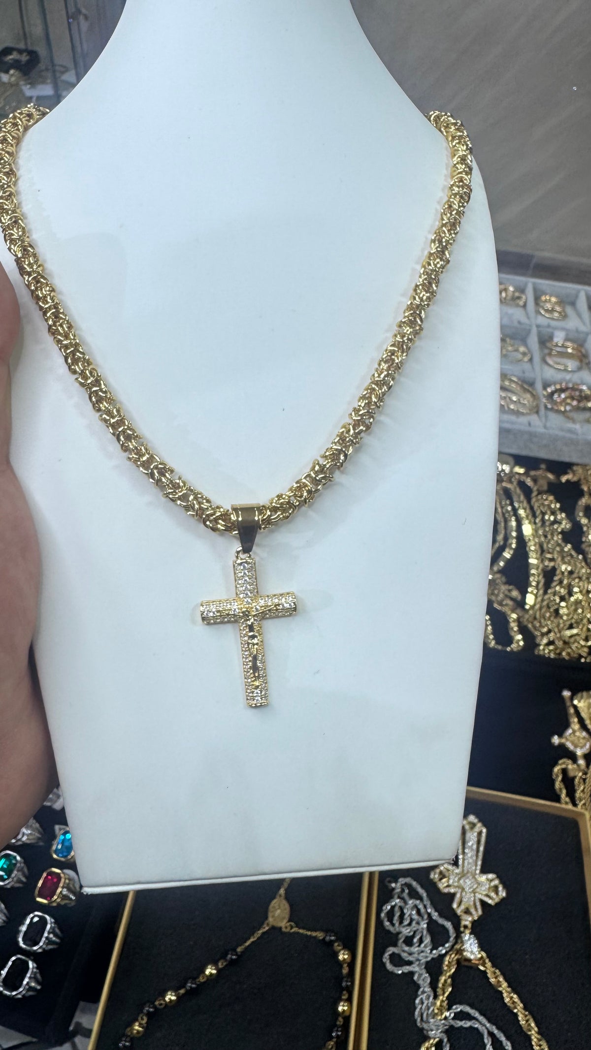 Collana Red con croce Rio Media acciaio oro *380