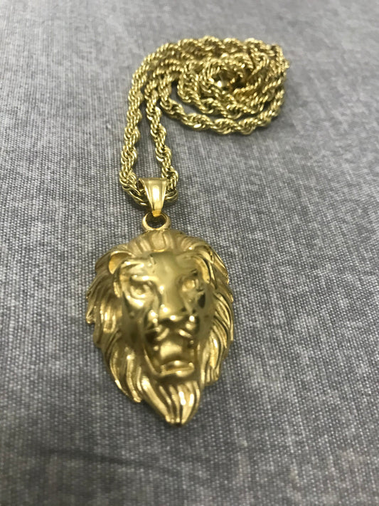 Collana con Leone oro acciaio *57