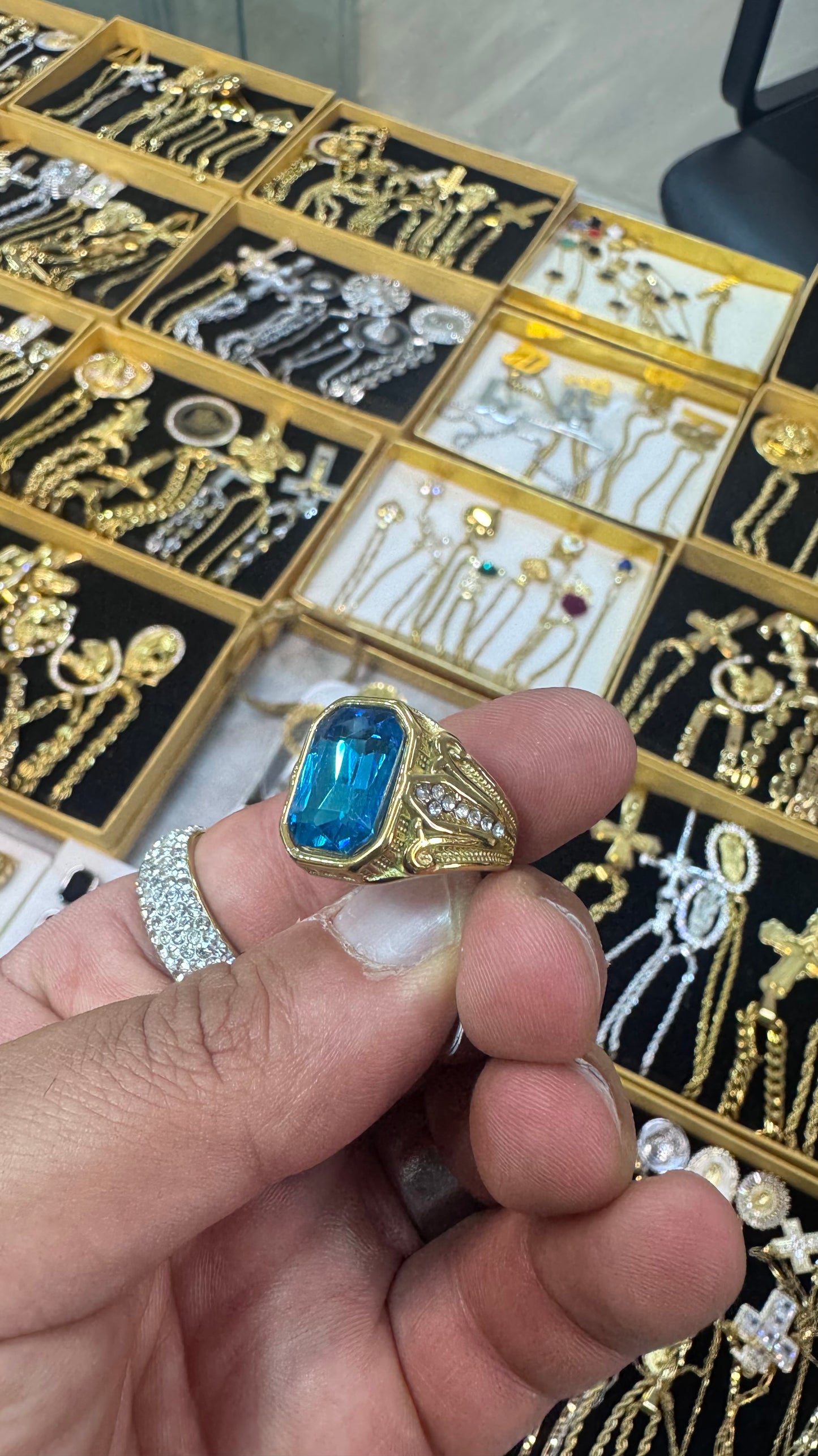 Anello RED pietra azzurra acciaio oro *70