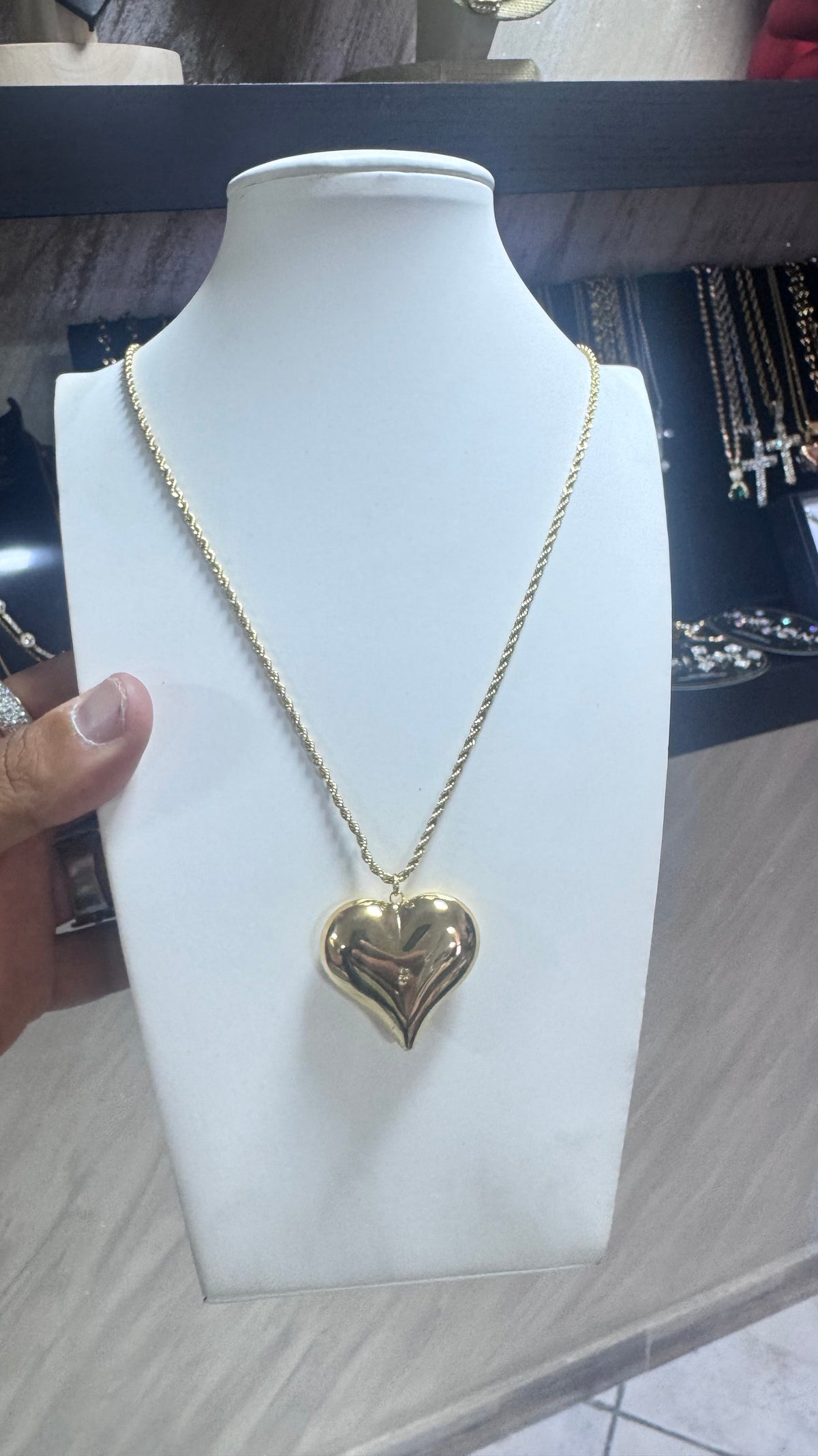 Collana con cuore acciaio oro *678