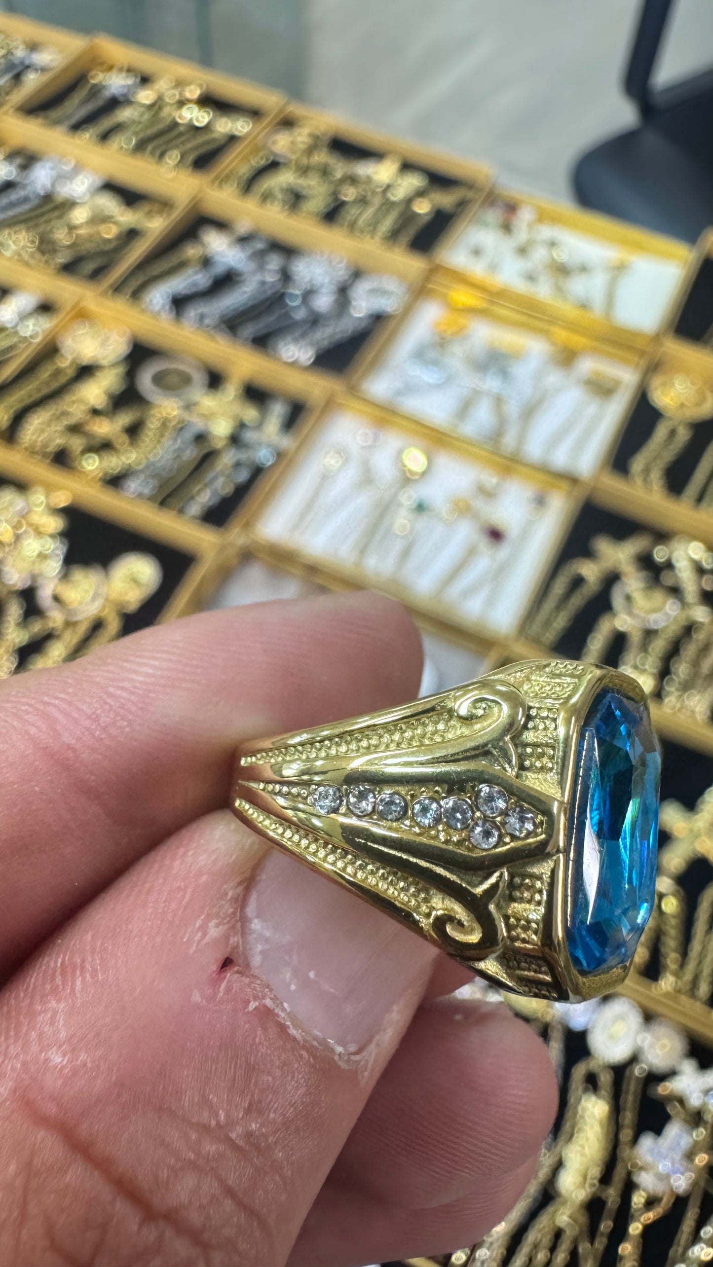 Anello RED pietra azzurra acciaio oro *70