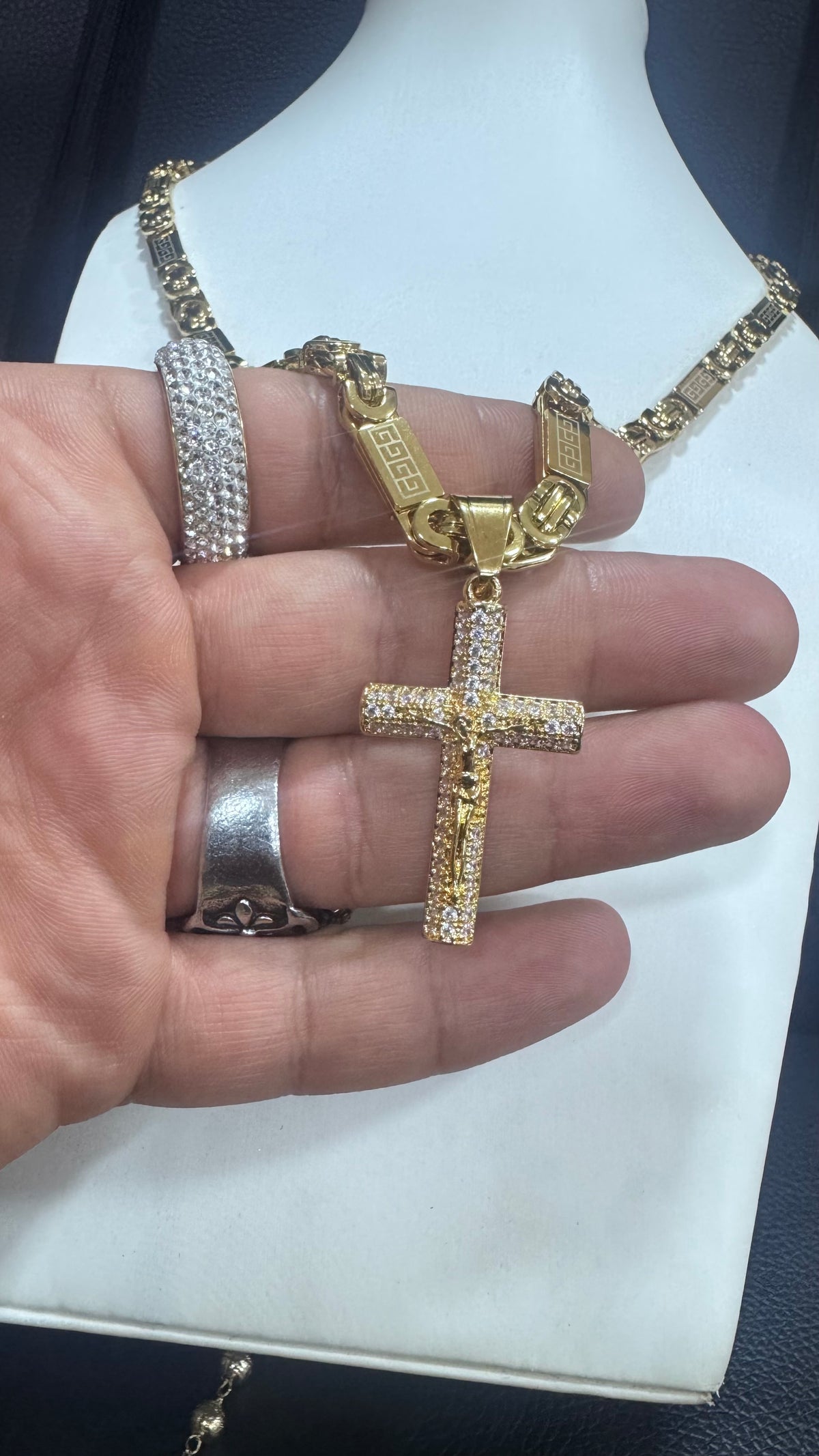 Collana piastra con croce Rio Media acciaio oro *381