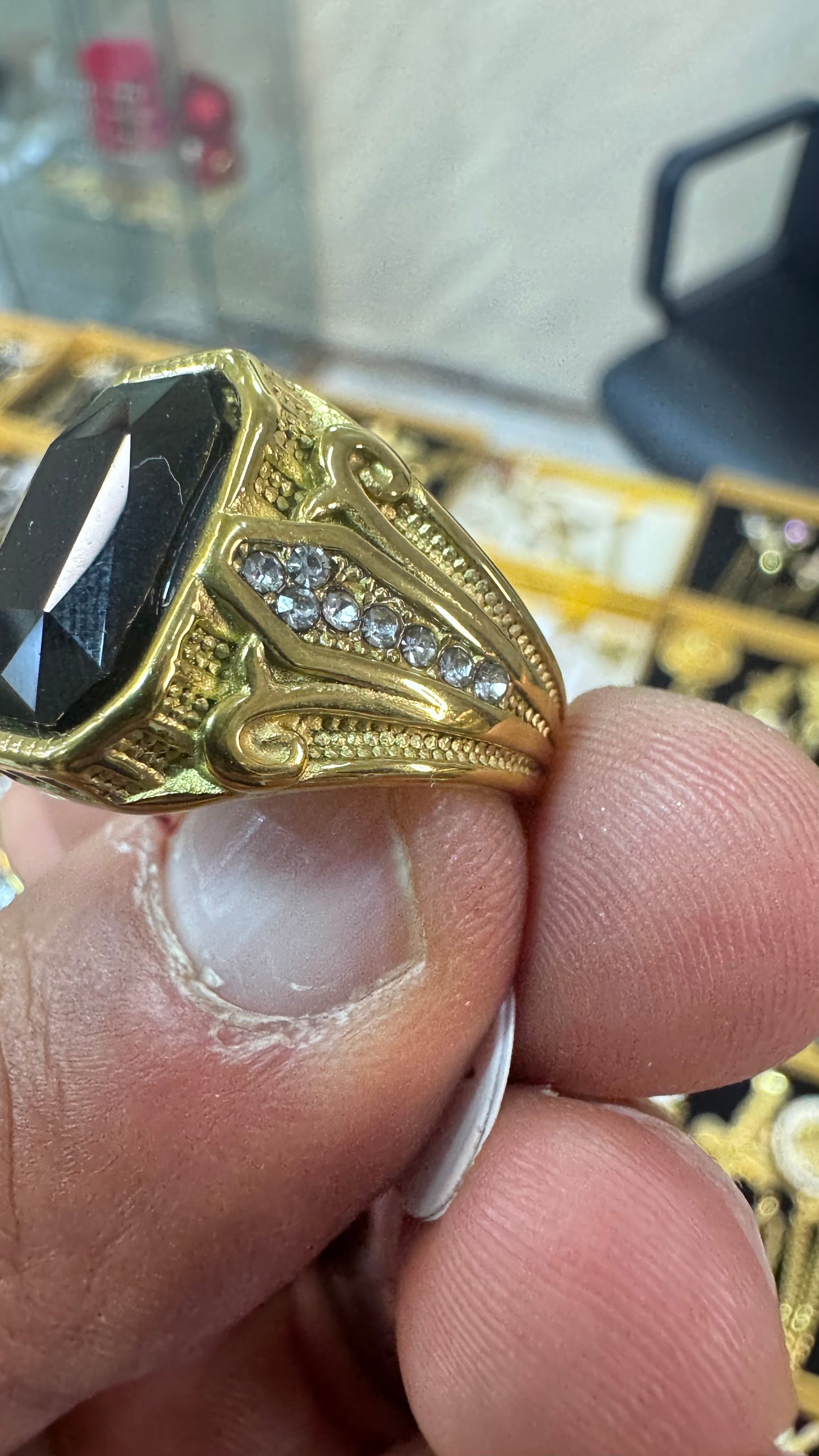 Anello RED pietra nera acciaio oro *69