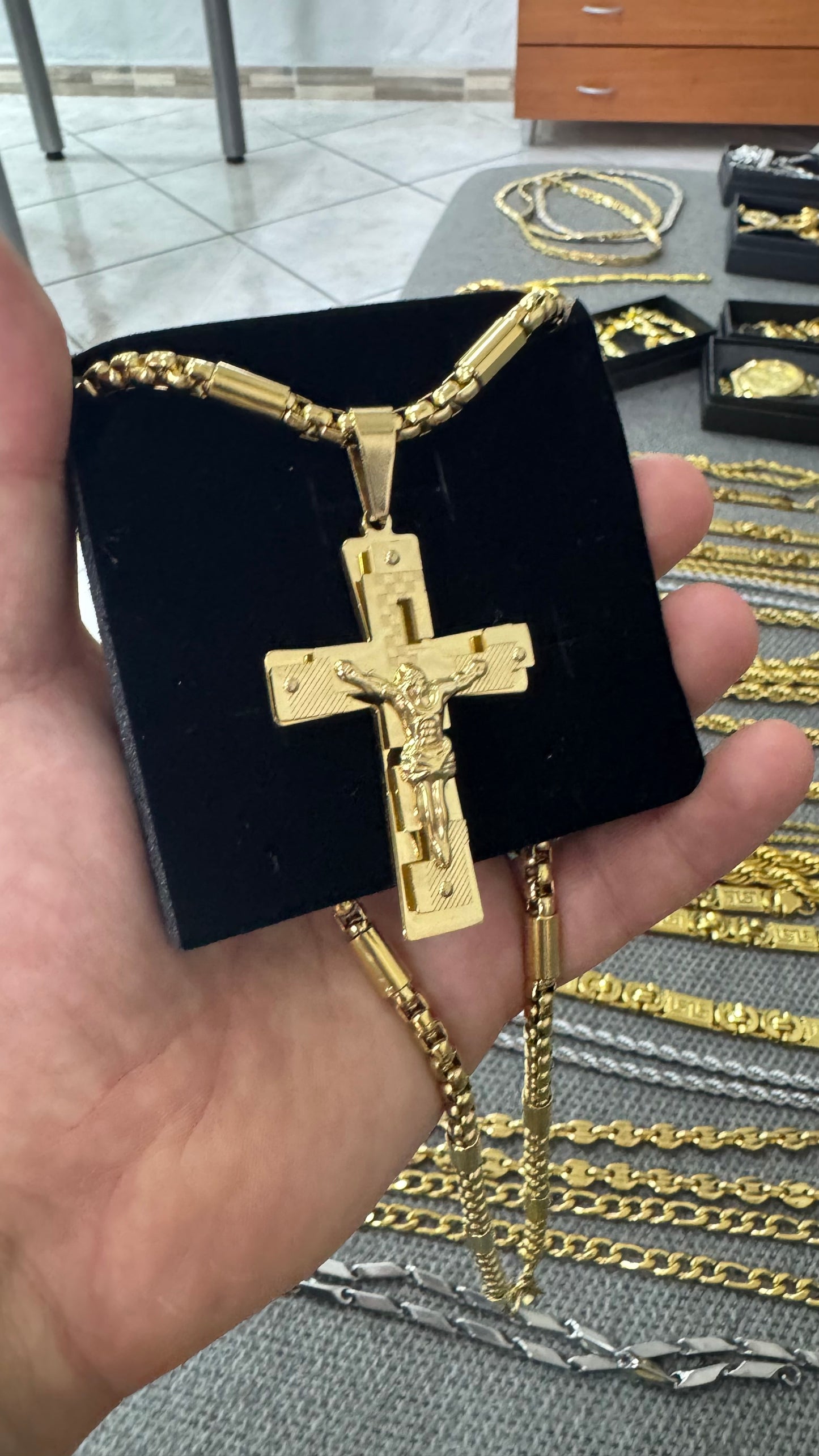 Collana con croce acciaio oro*65