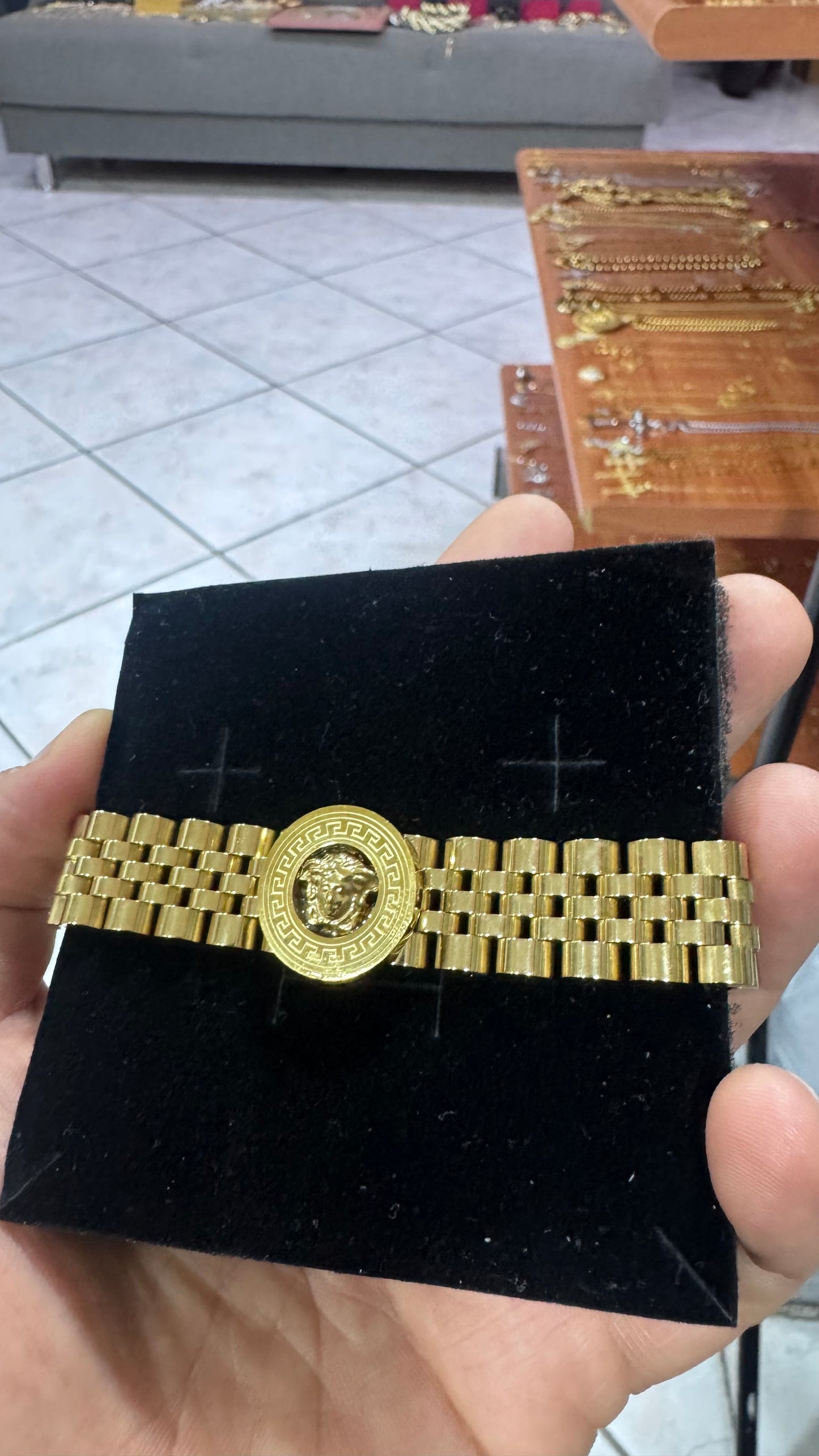 Bracciale giubileo medusa acciaio oro*46