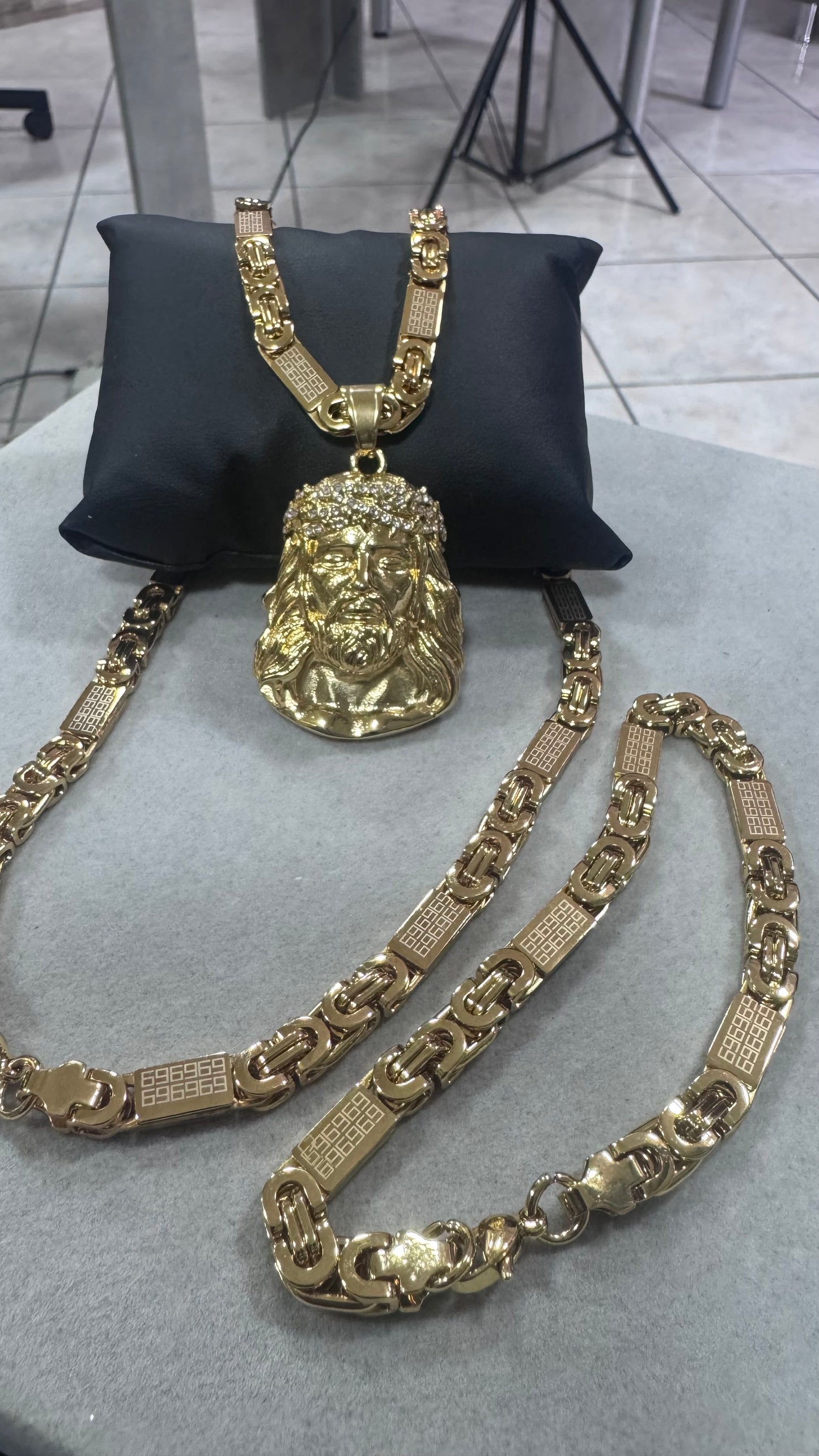 Combo Kit piastra Gesù acciaio colore oro *04