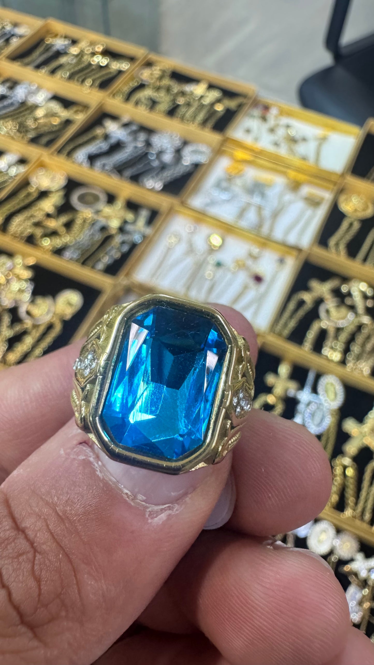 Anello RED pietra azzurra acciaio oro *70