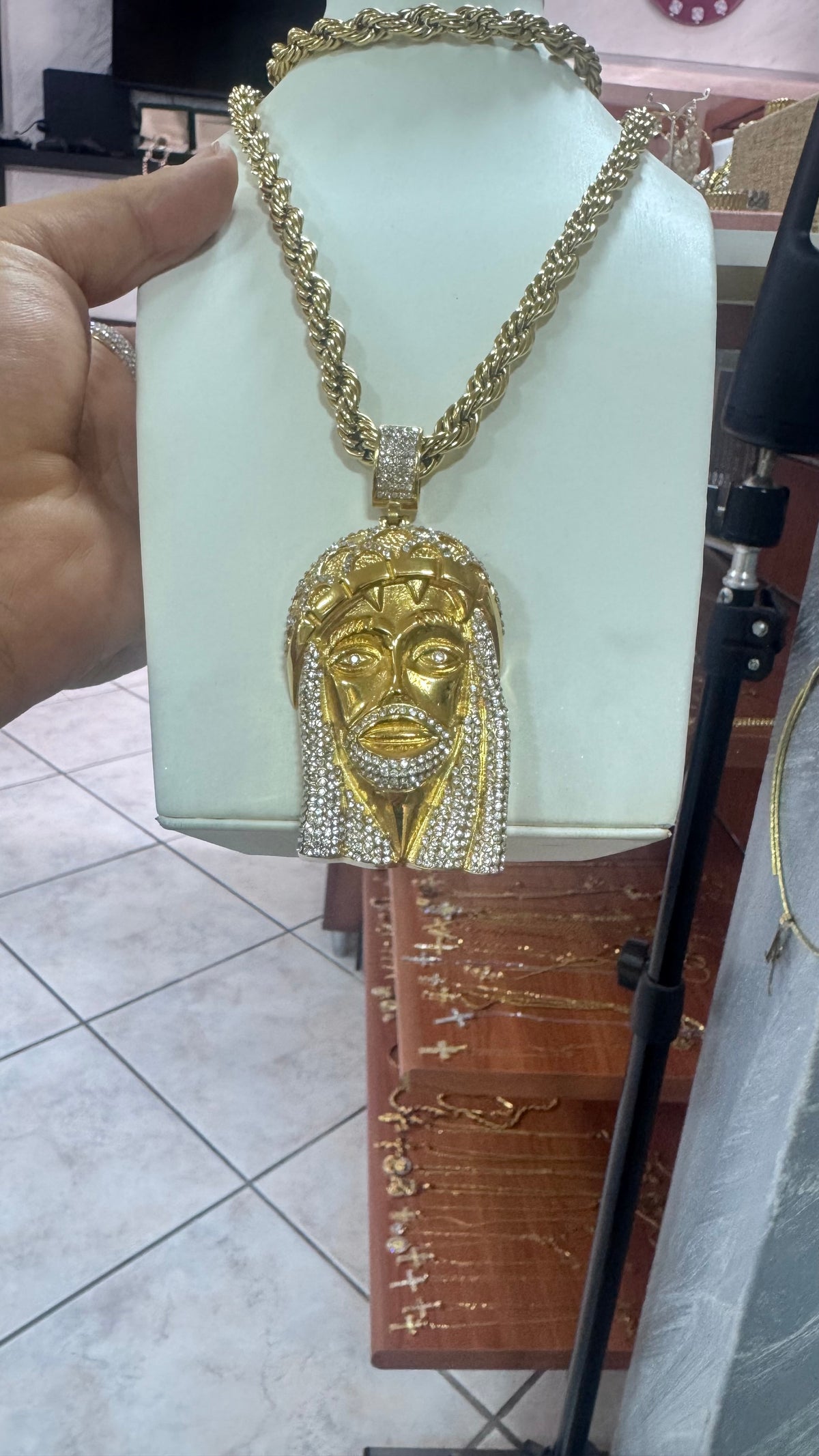Collana lunga con Gesù big acciaio oro *22557