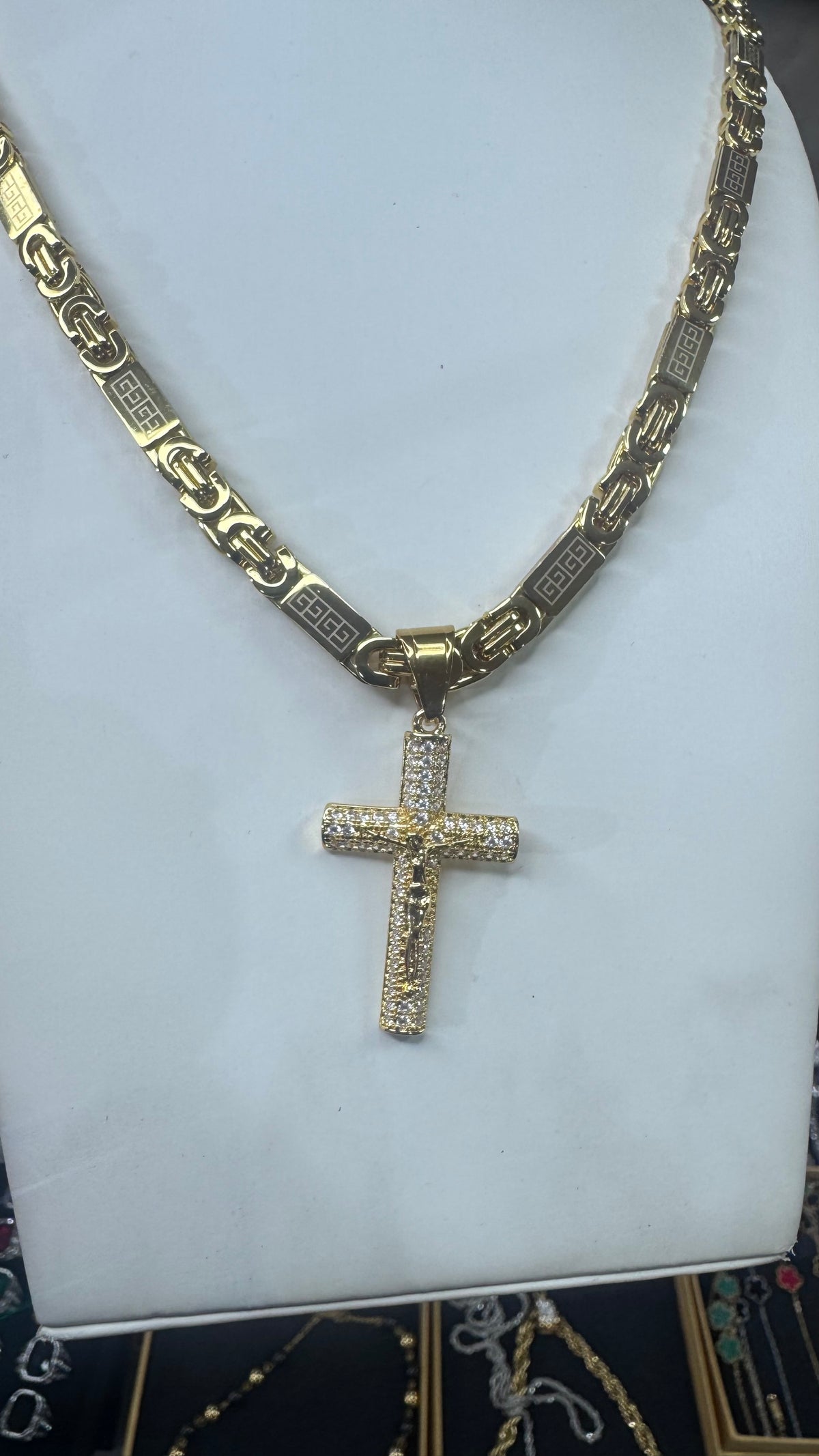 Collana piastra con croce Rio Media acciaio oro *381