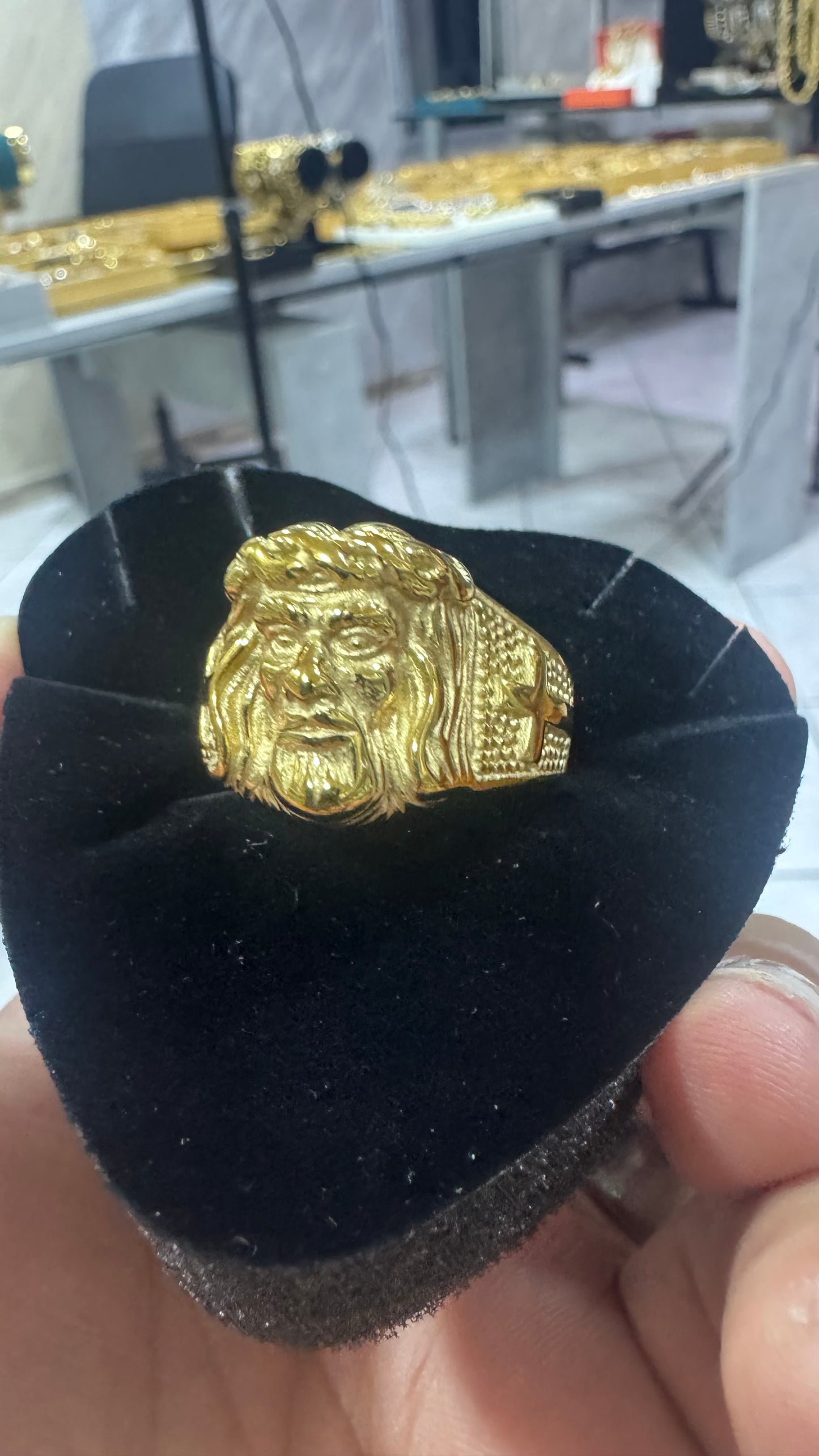 Anello testa di Gesù acciaio oro *67