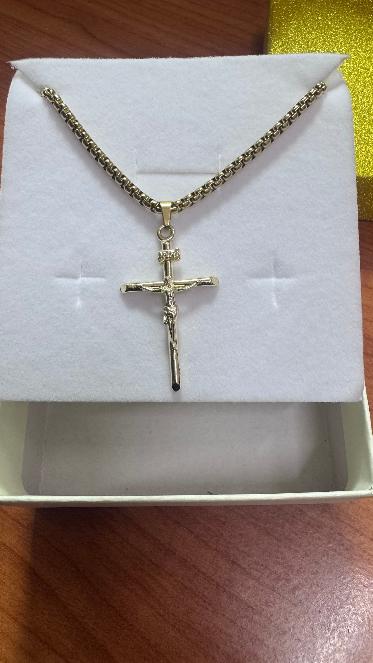 Collana con crocetta acciaio oro*56012