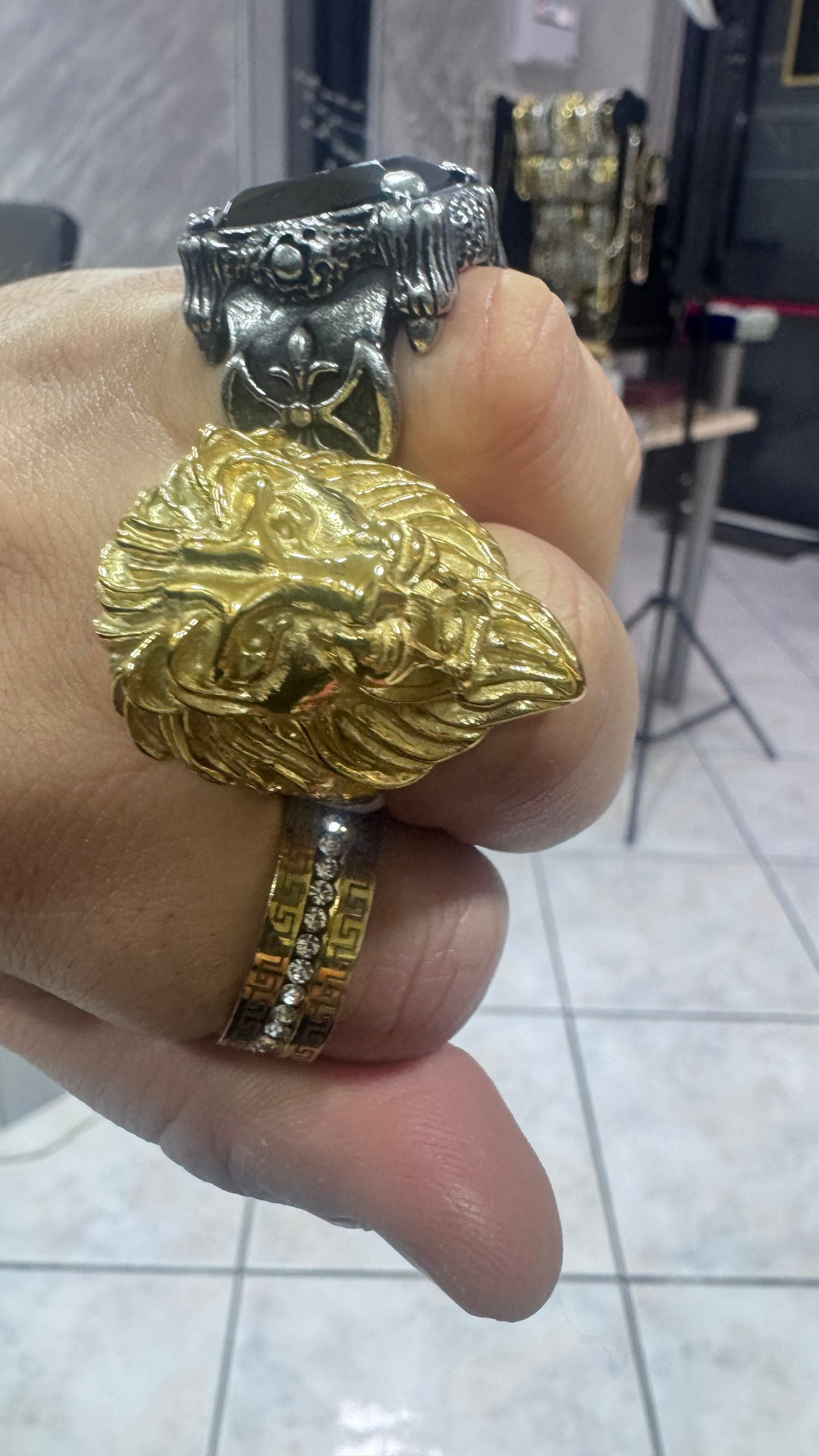 Anello testa di leone acciaio oro *65