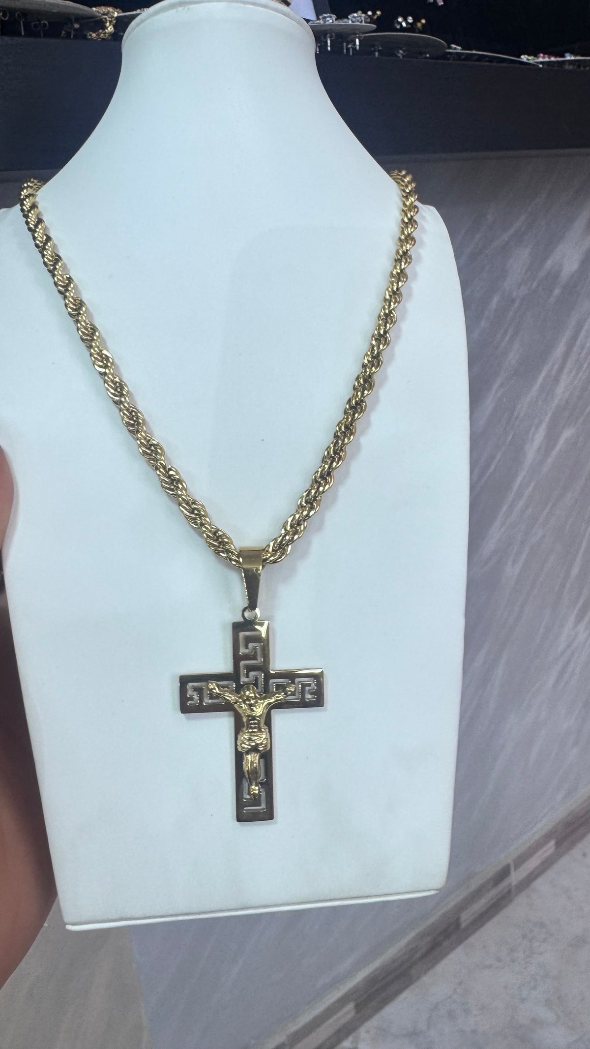 Collana funetta con croce lavorata *2359