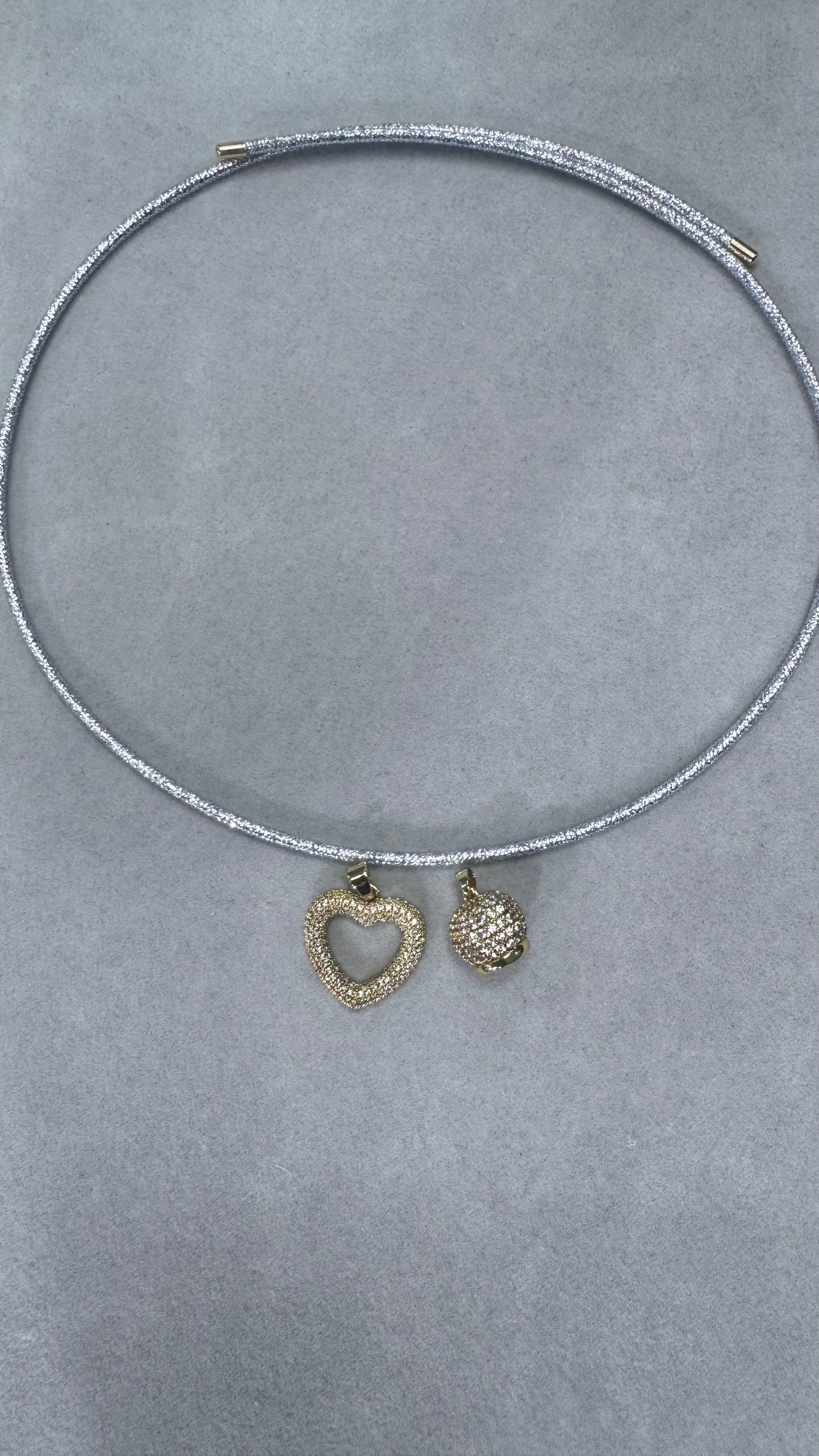 Collana magnetic più 2 charm *299