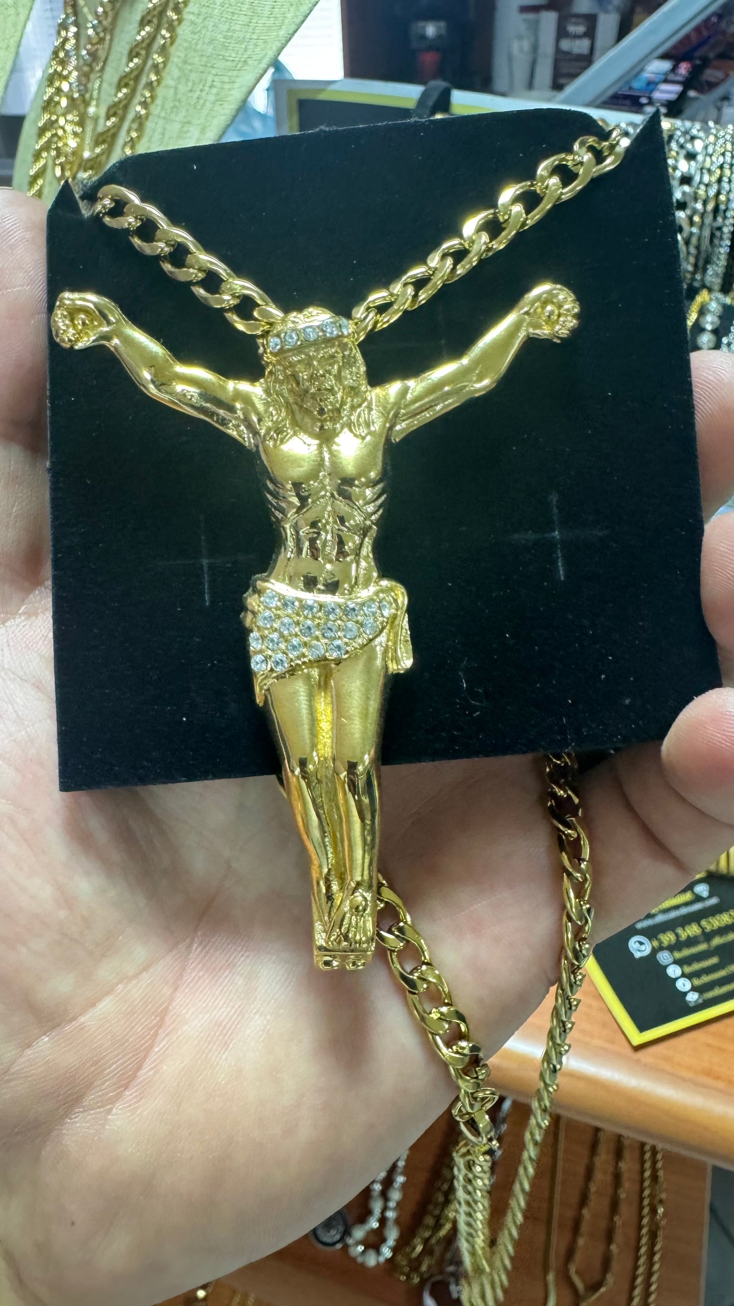 Collana lunga con Gesù grande acciaio oro *336
