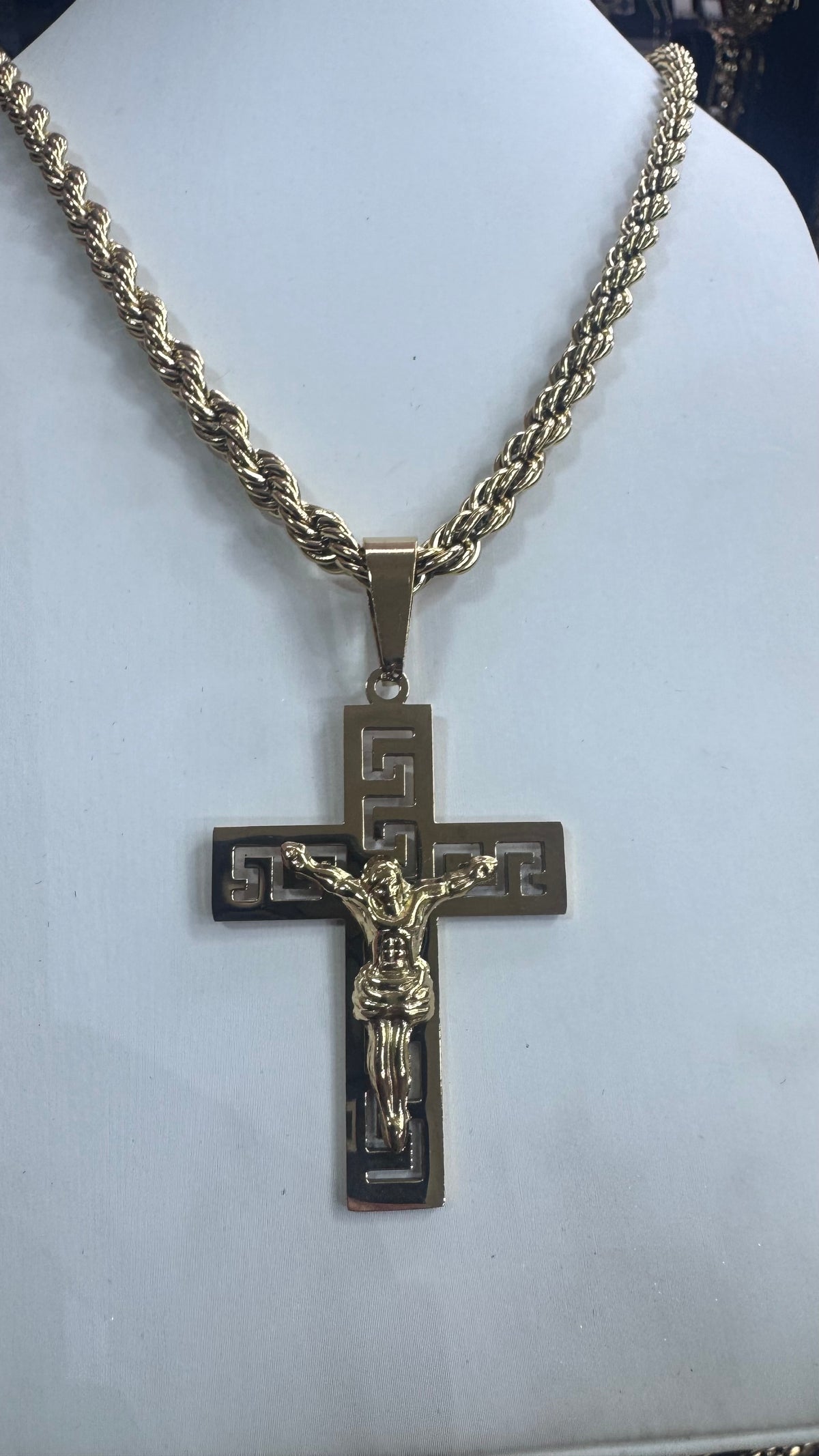 Collana funetta con croce lavorata *2359