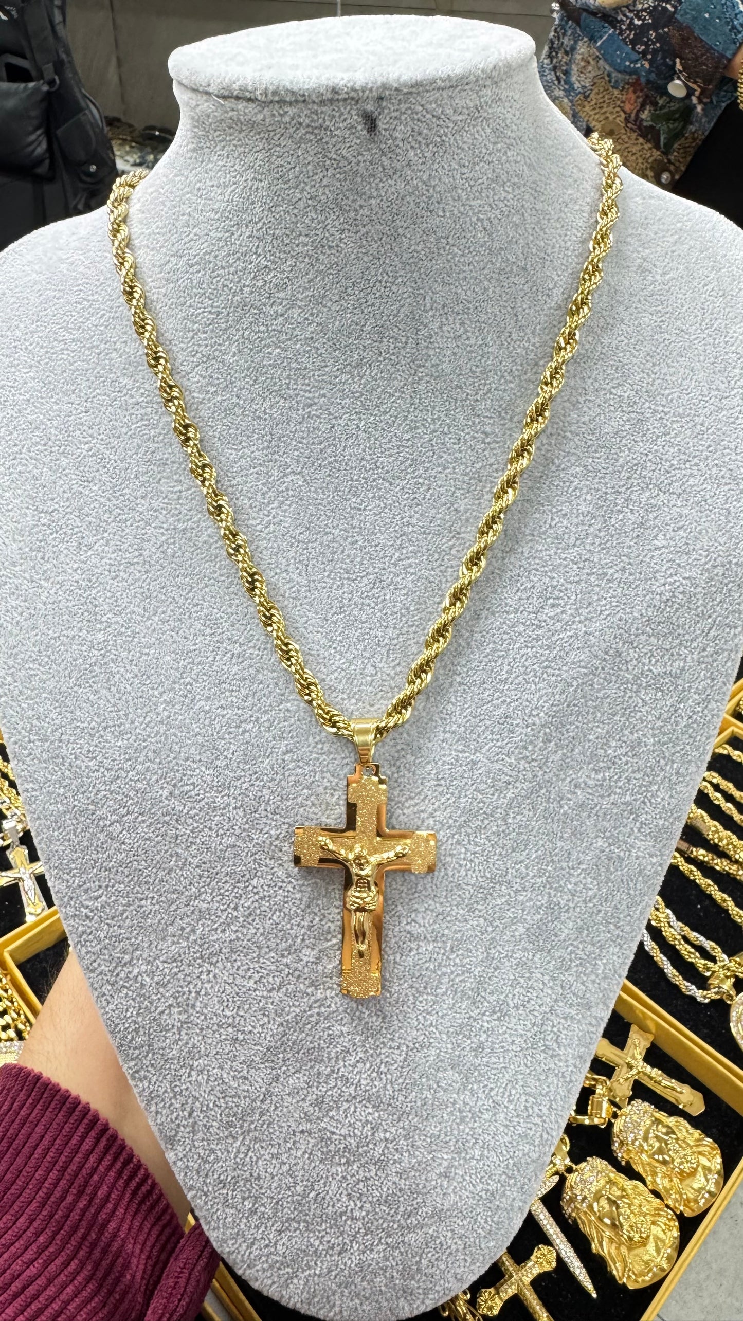 Collana corda  acciaio oro con croce *701