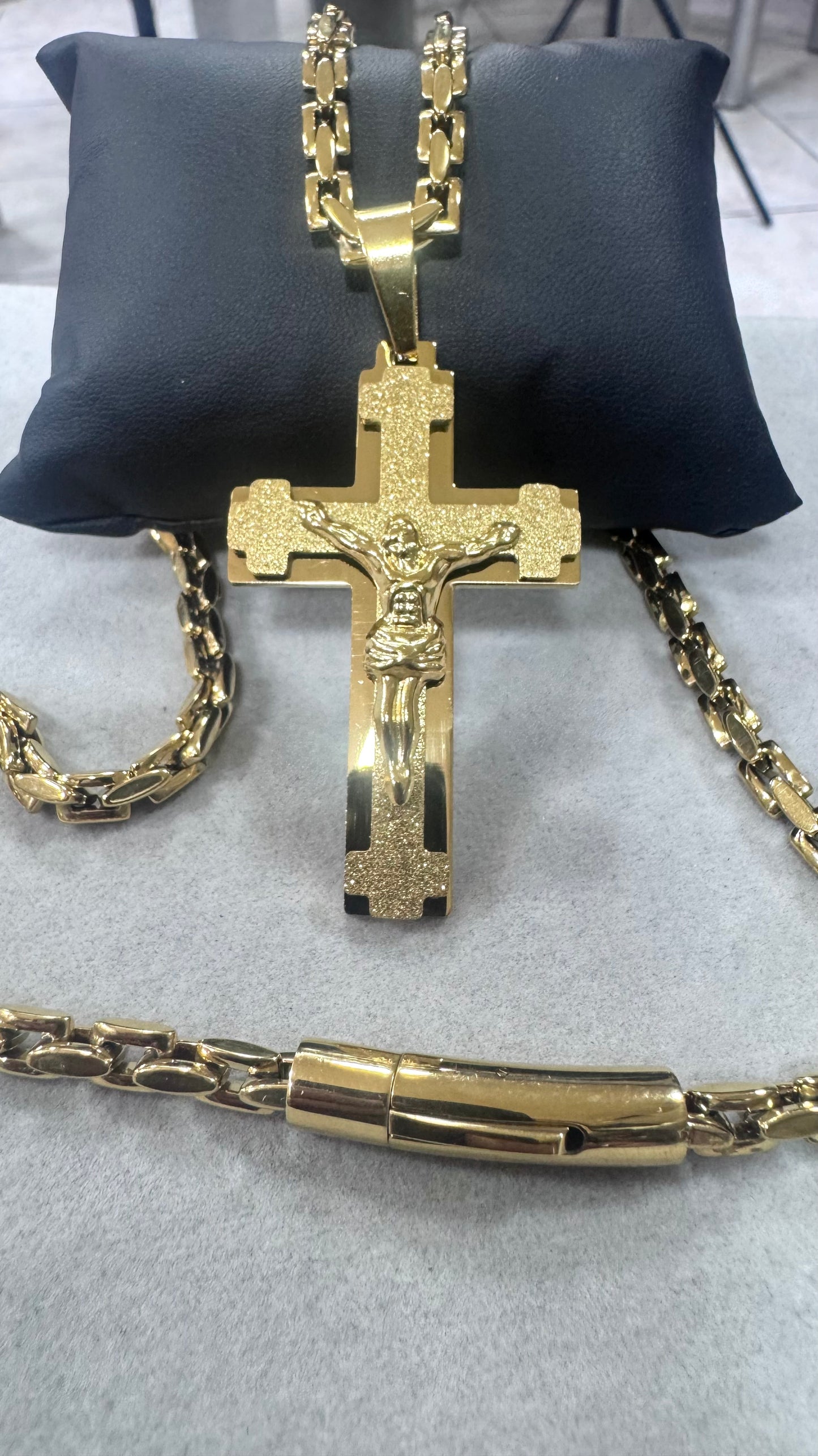 Collana con croce acciaio oro Ibiza *3001