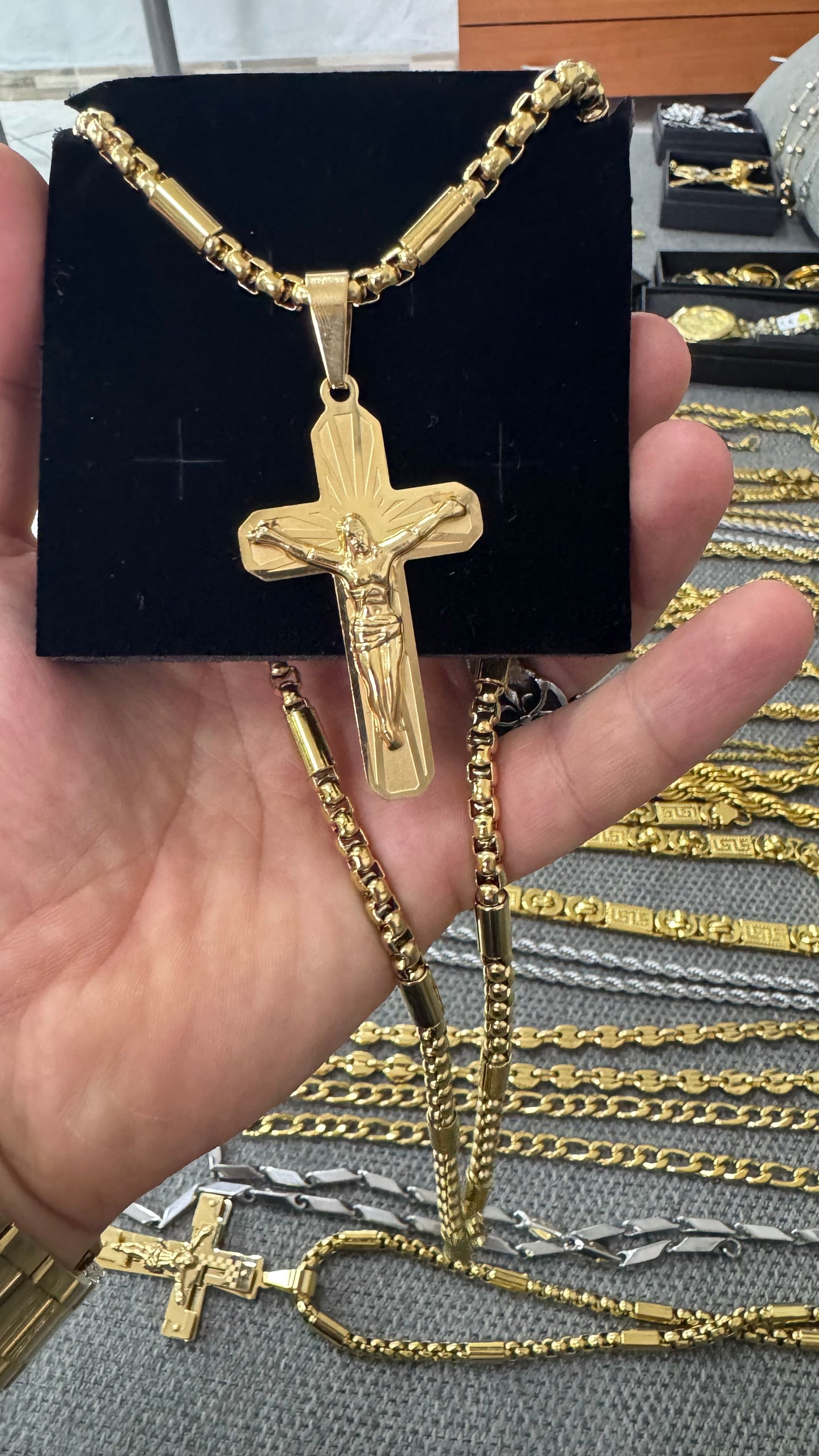 Collana con croce acciaio oro*64