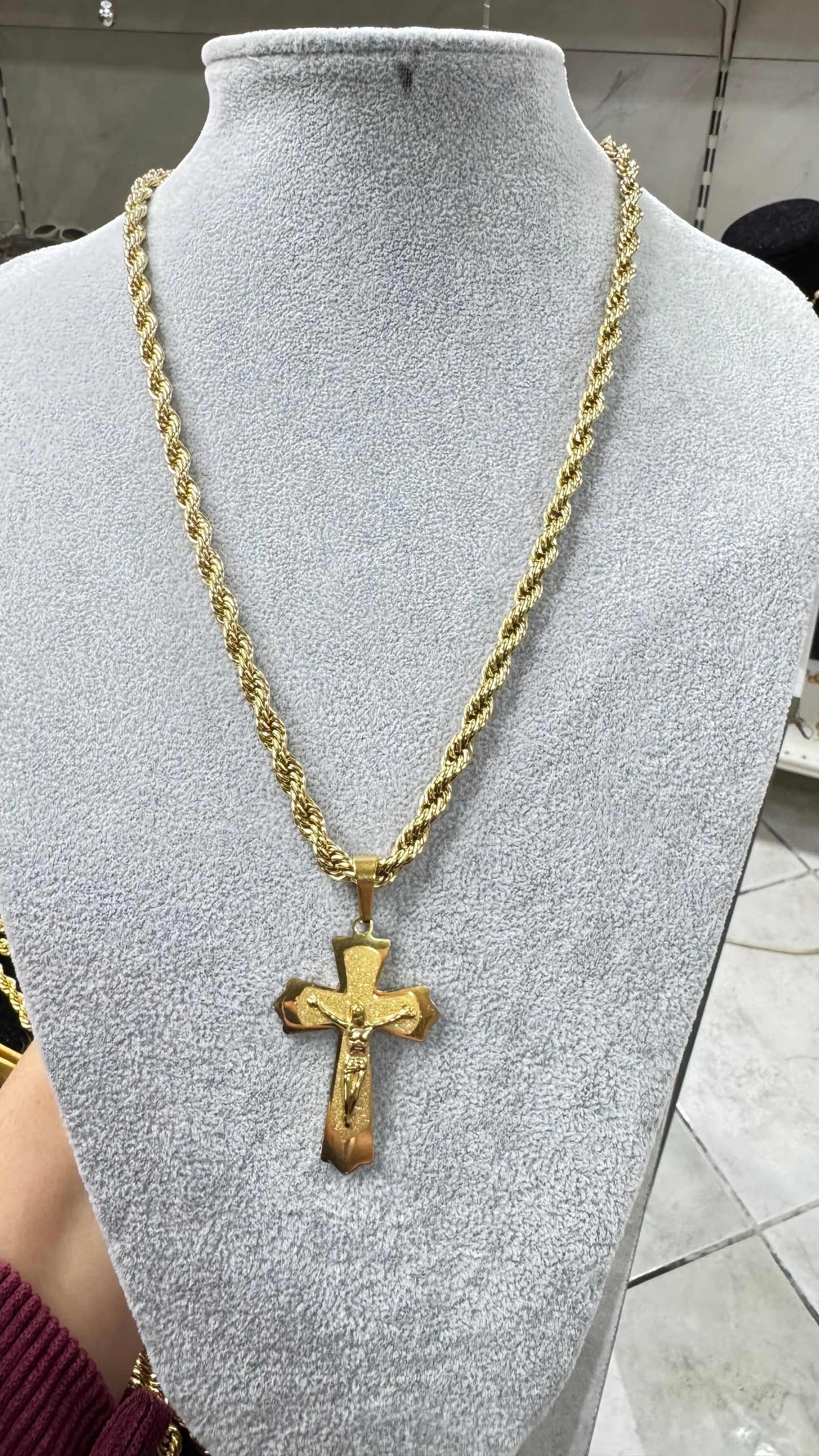 Collana corda con croce satinata *707