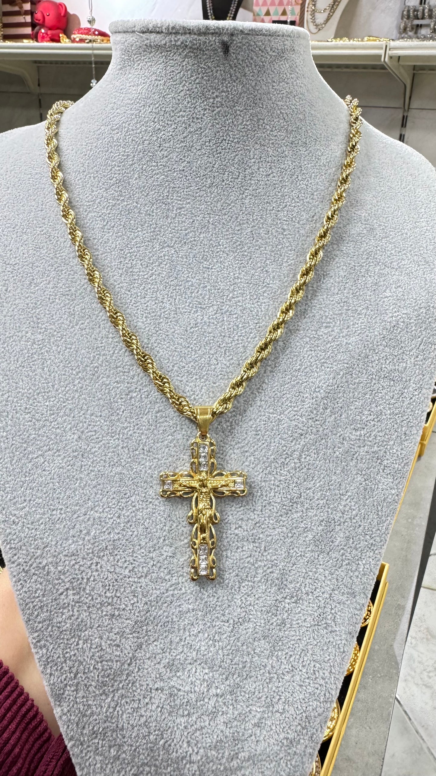 Collana acciaio oro con croce *702