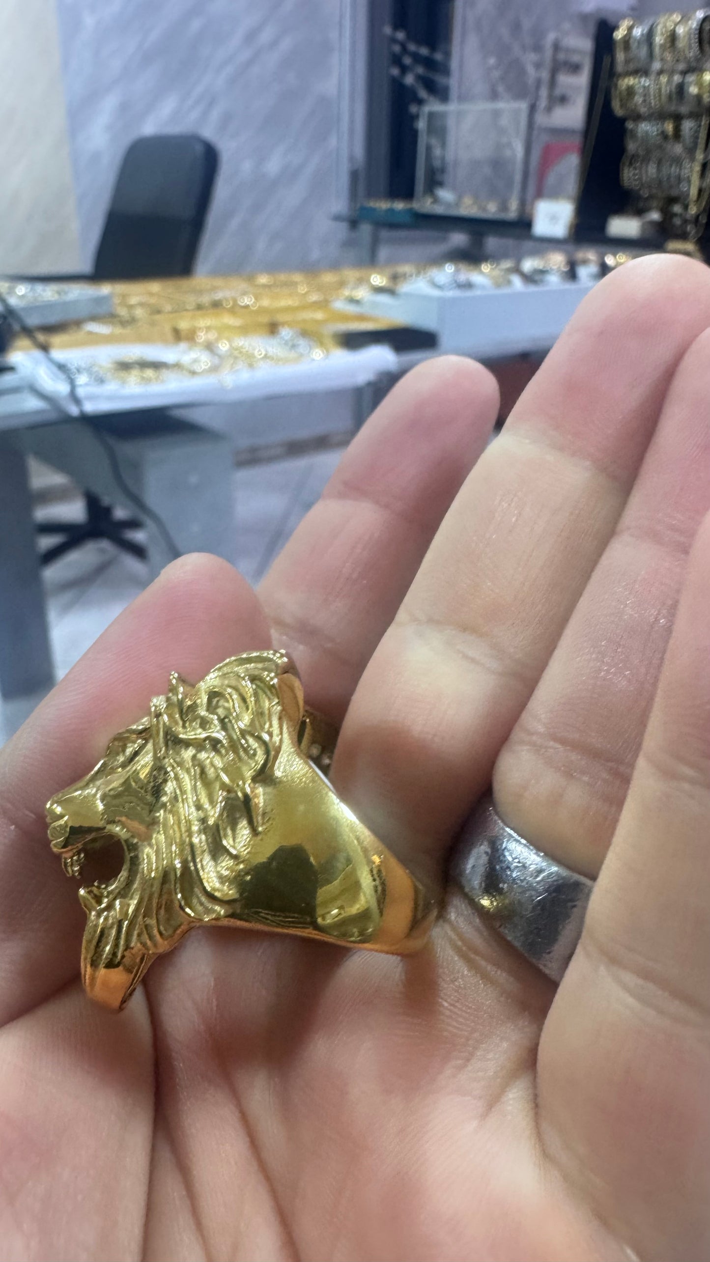 Anello testa di leone acciaio oro *65