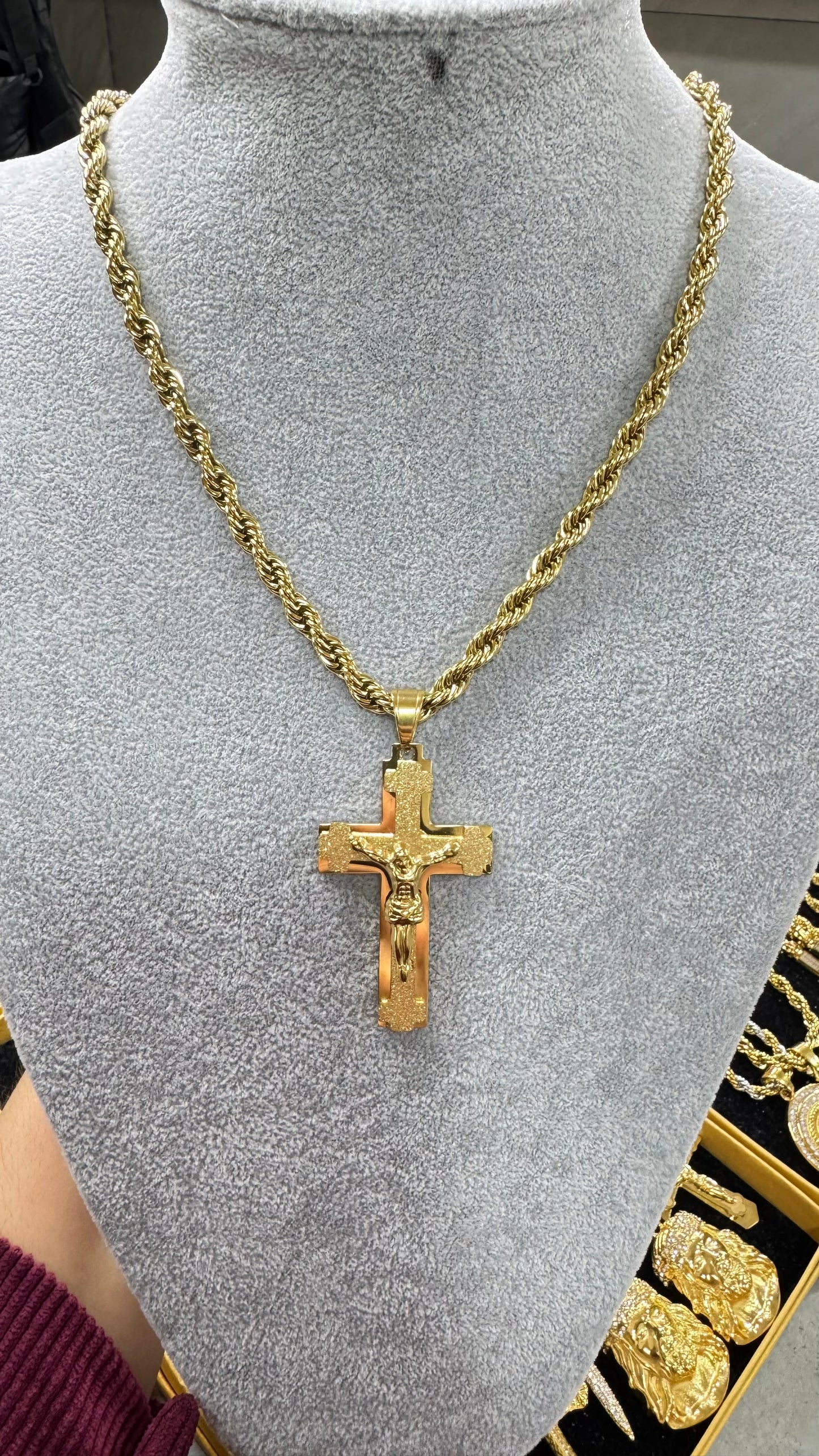 Collana corda  acciaio oro con croce *701