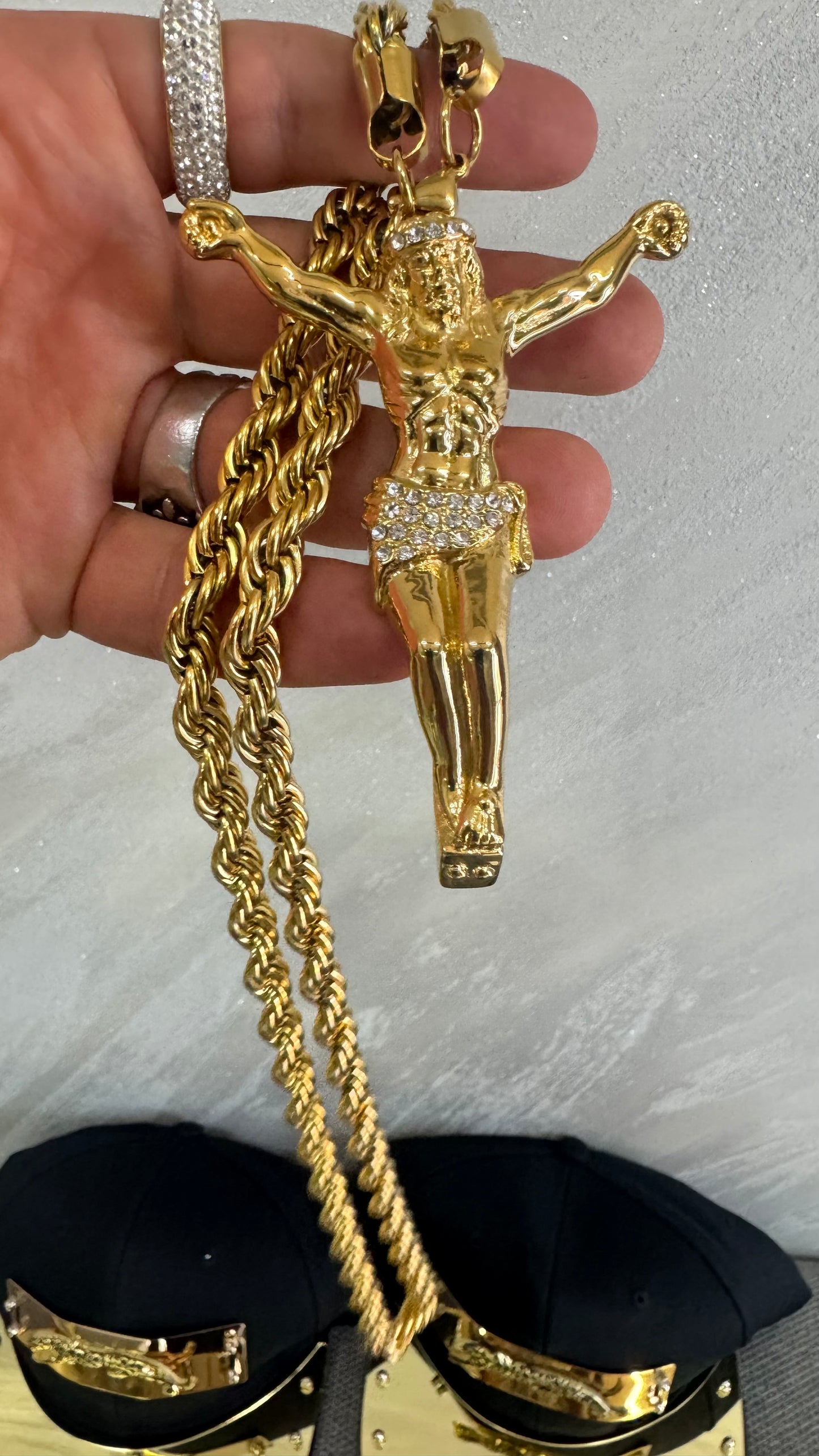 Collana lunga con Gesù grande acciaio oro *335