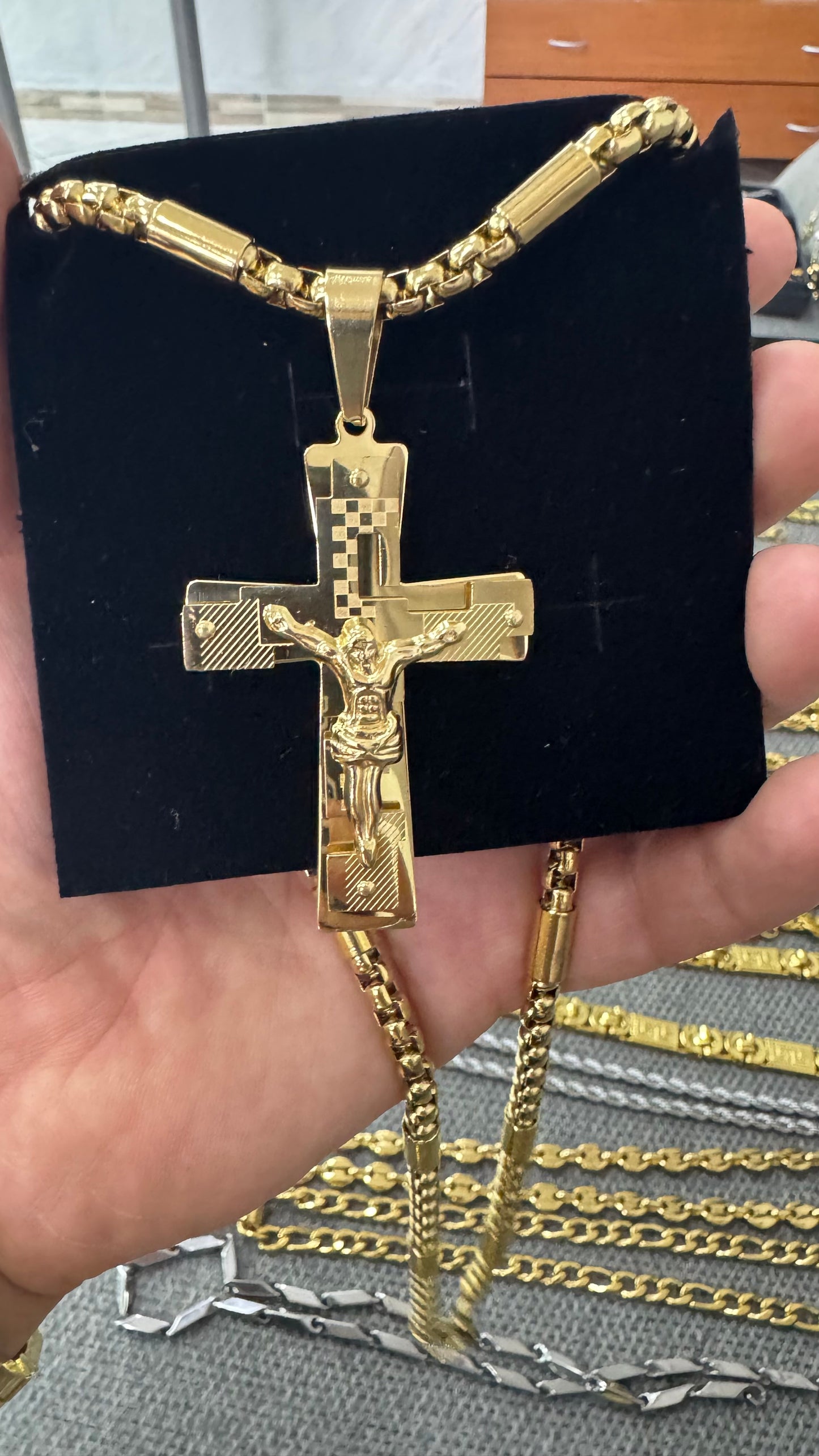 Collana con croce acciaio oro*65