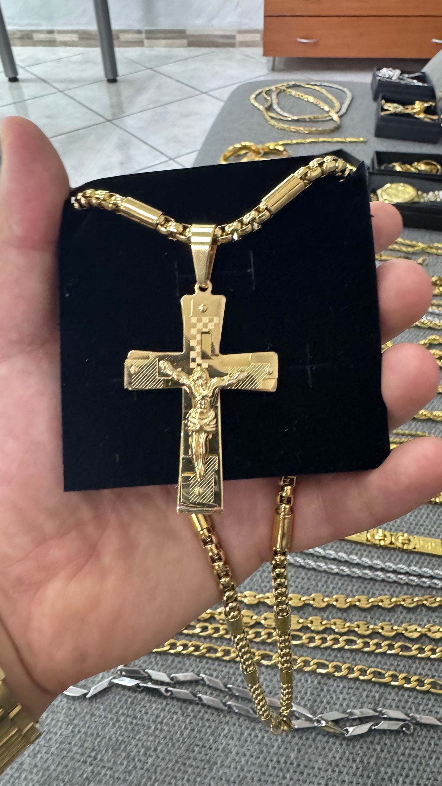 Collana con croce acciaio oro*65
