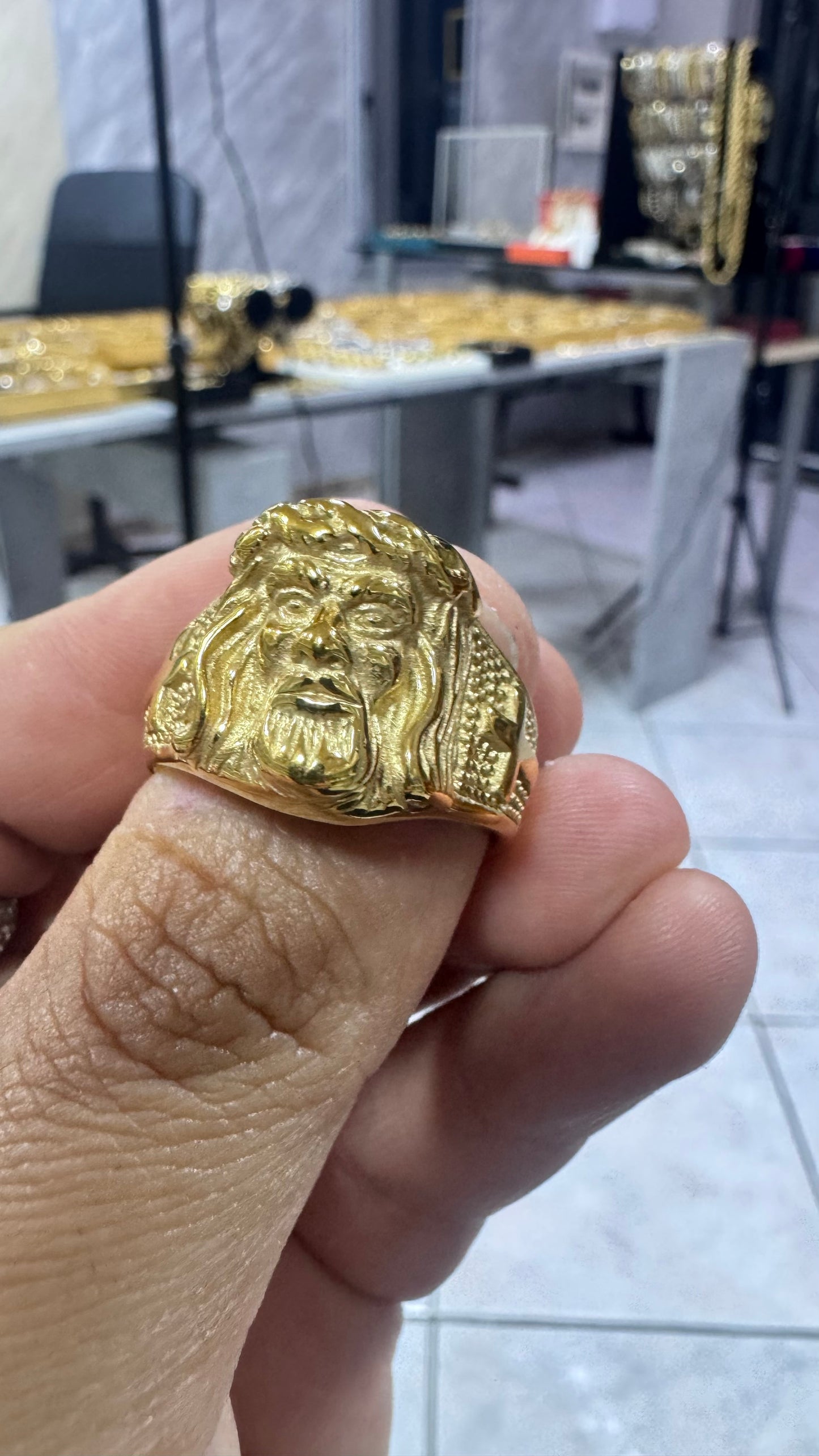 Anello testa di Gesù acciaio oro *67