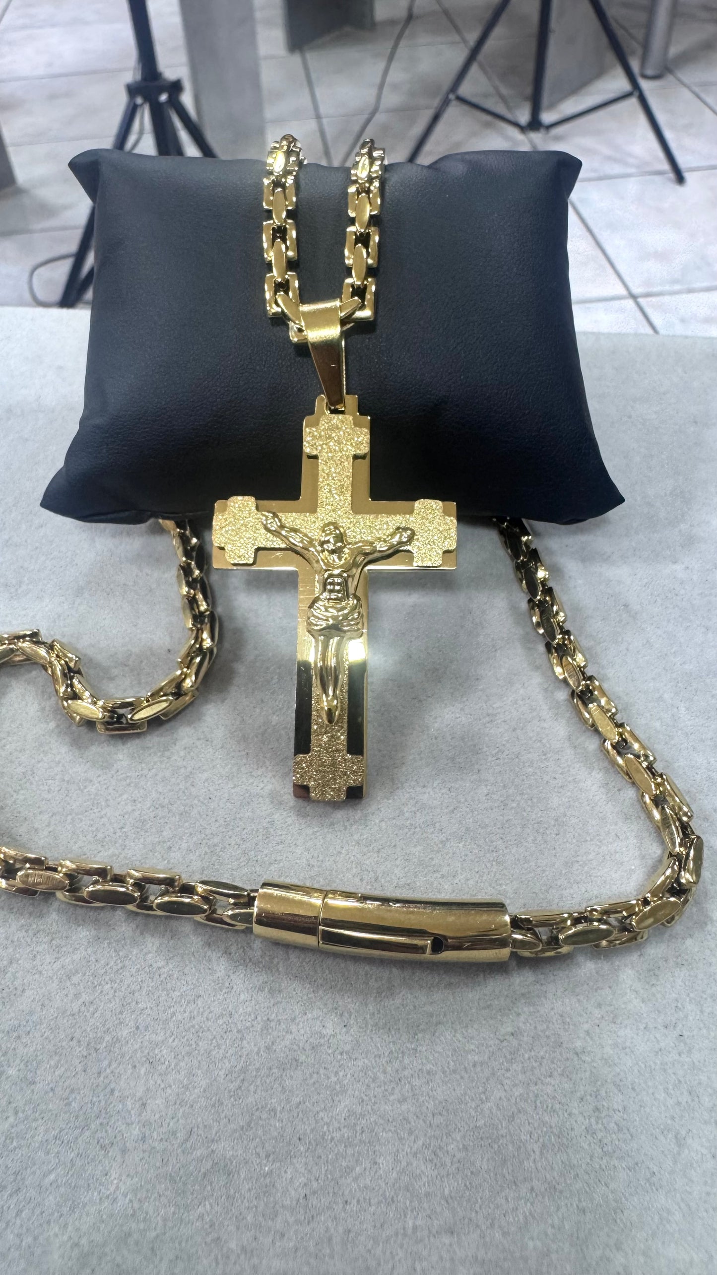Collana con croce acciaio oro Ibiza *3001
