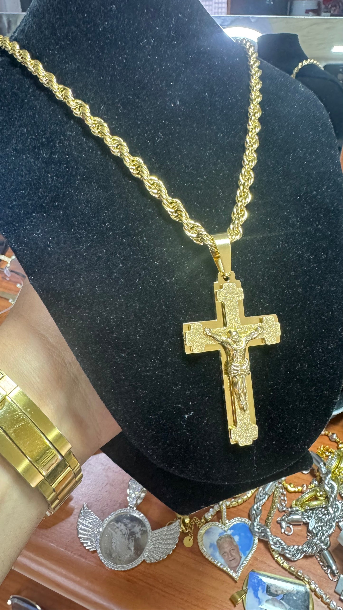 Collana con croce acciaio oro*60