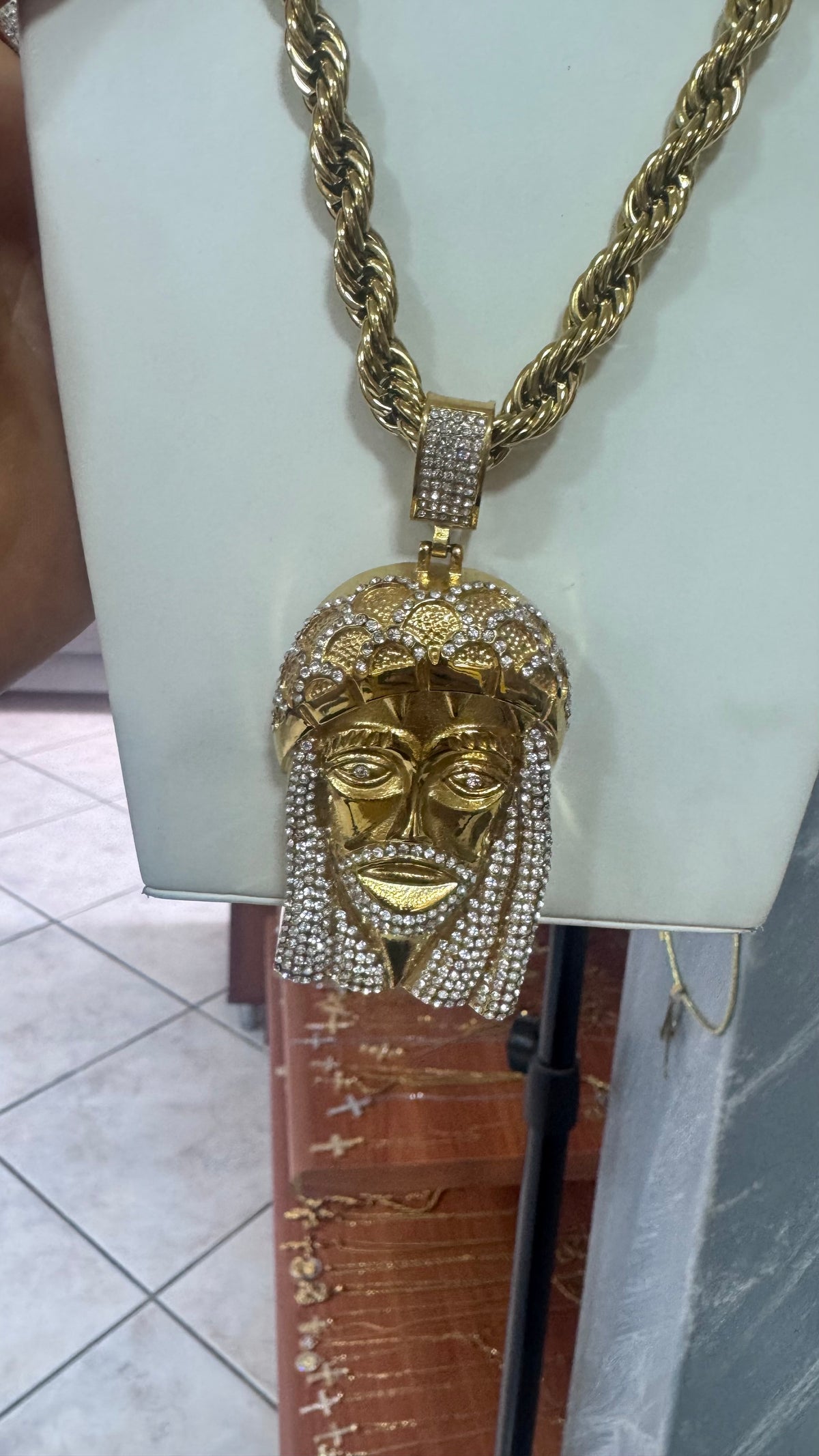 Collana lunga con Gesù big acciaio oro *22557