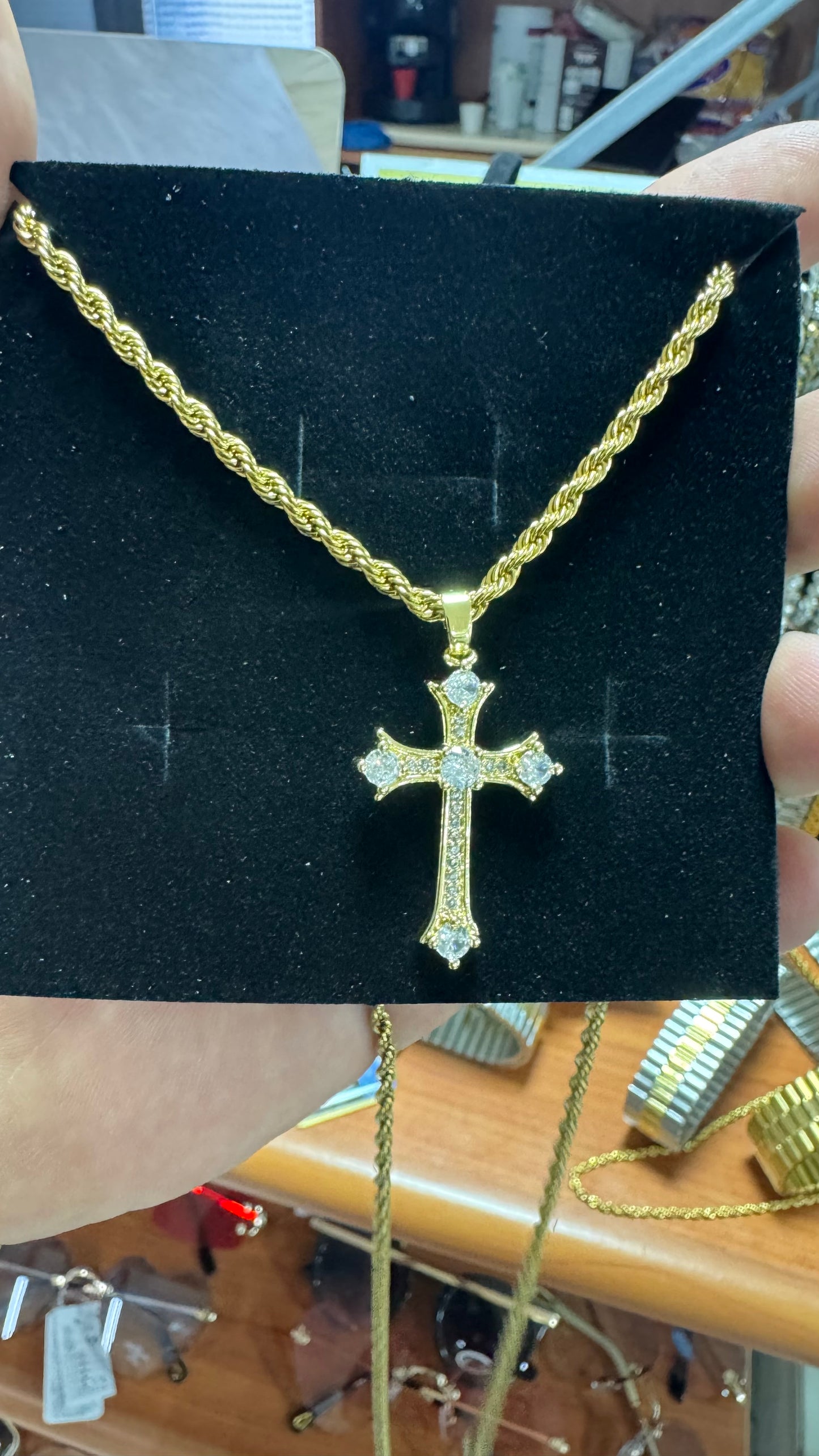 Collanina con croce acciaio oro *67
